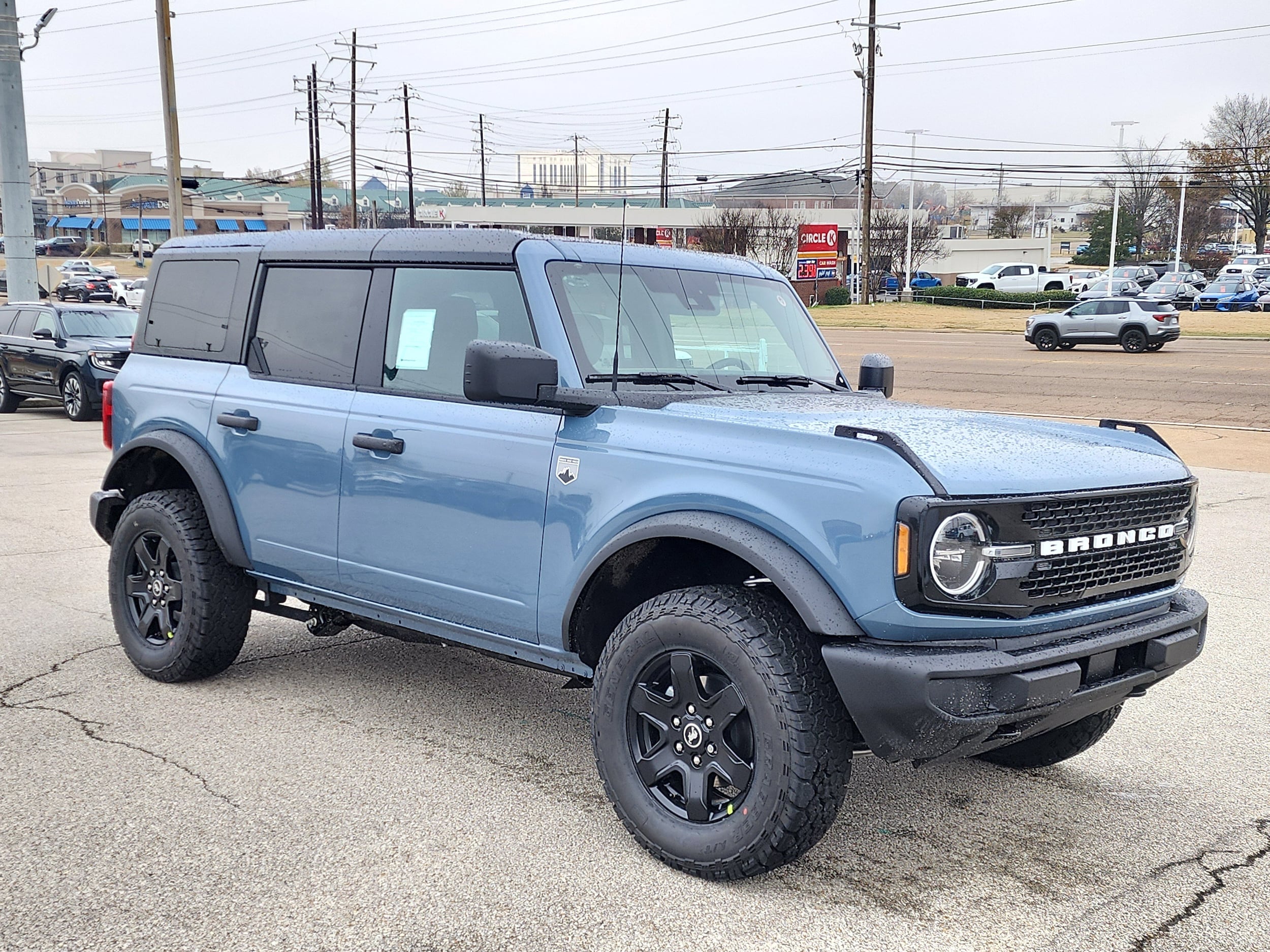 2025 Ford Bronco 4-Door Big Bend's photo