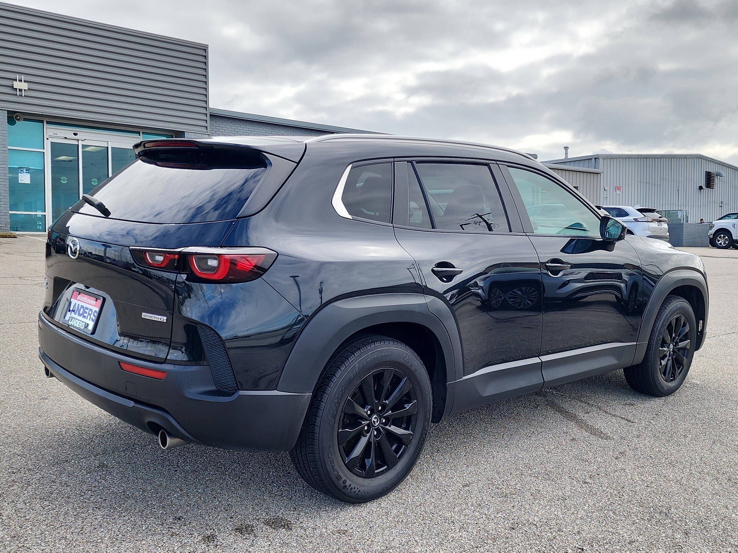 2024 Mazda CX-50 2.5 S Preferred photo 3