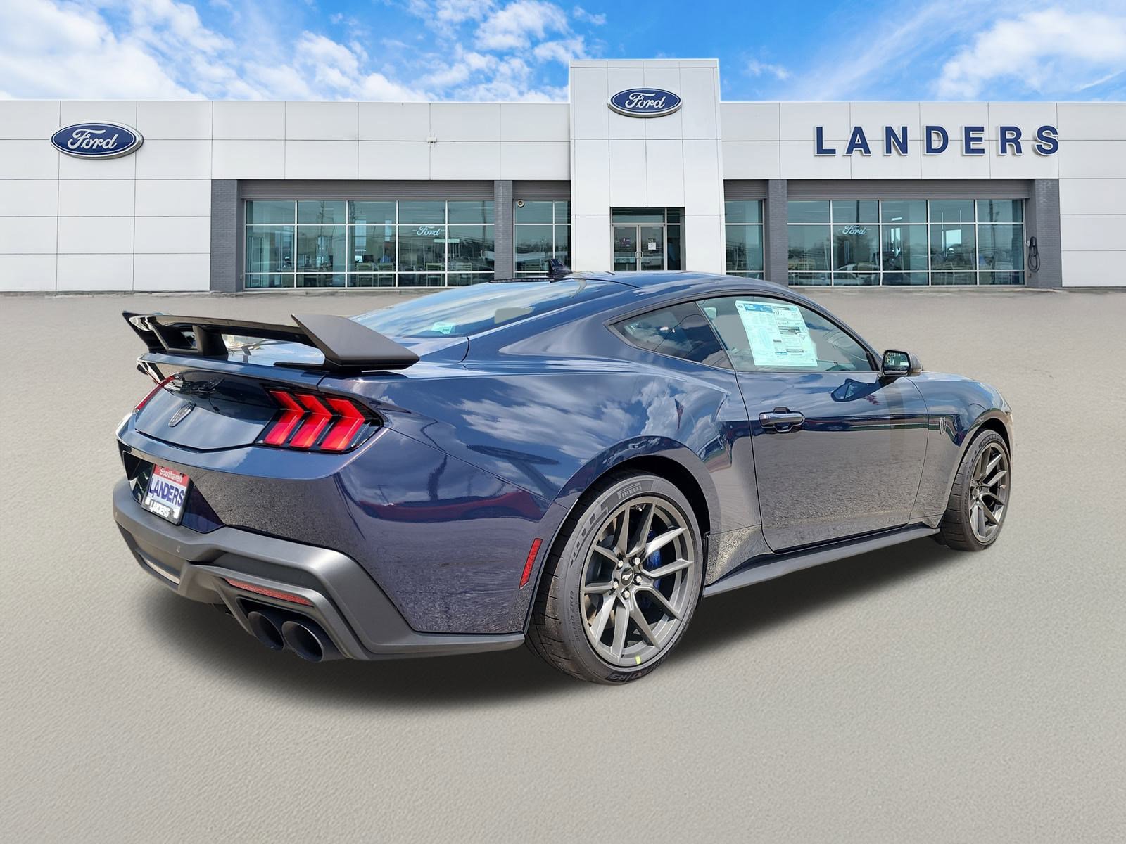 2025 Ford Mustang Dark Horse Deluxe photo 3