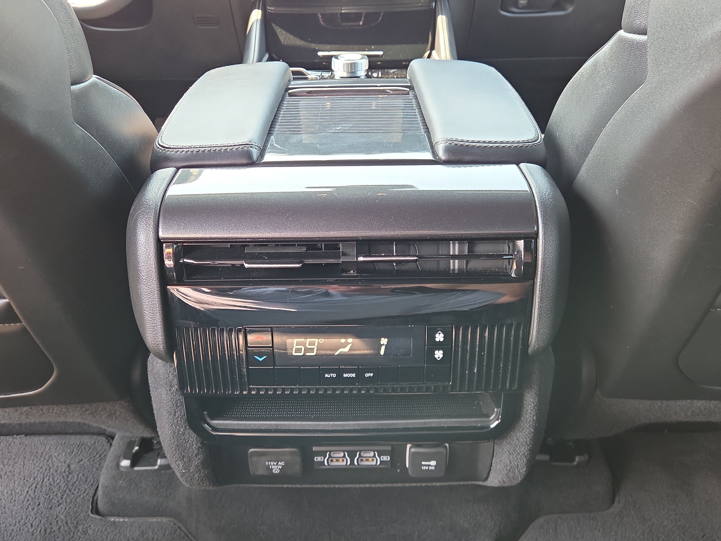 2022 Jeep Wagoneer Series I - Photo 13