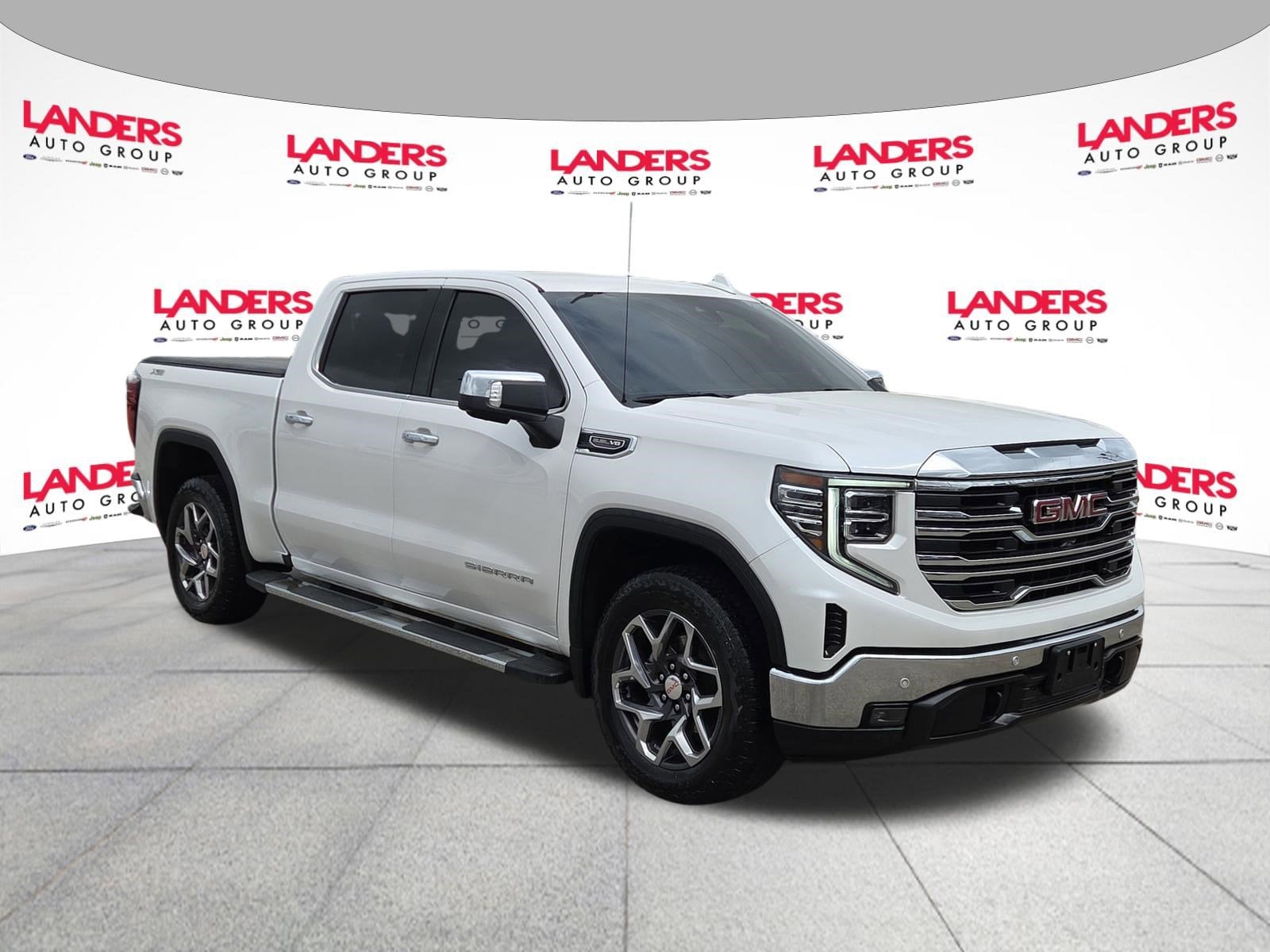 2024 GMC Sierra 4WD Crew Cab Short Box SLT's photo