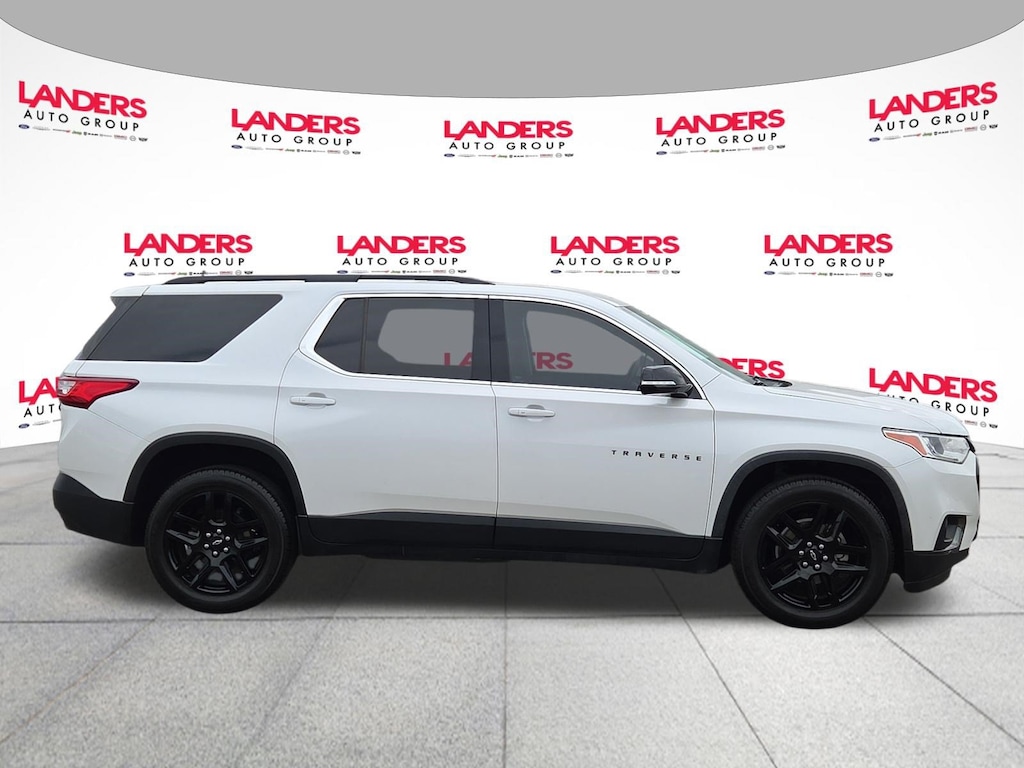 Certified 2020 Chevrolet Traverse LT Cloth SUV