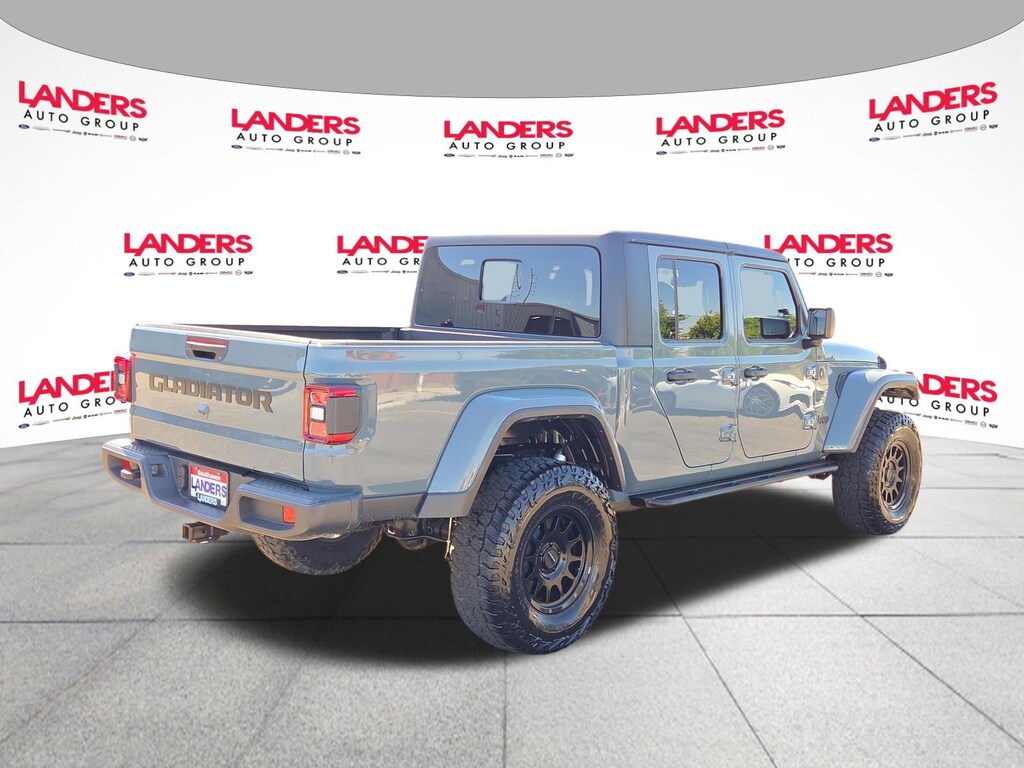 Used 2025 Jeep Gladiator Willys Truck Crew Cab