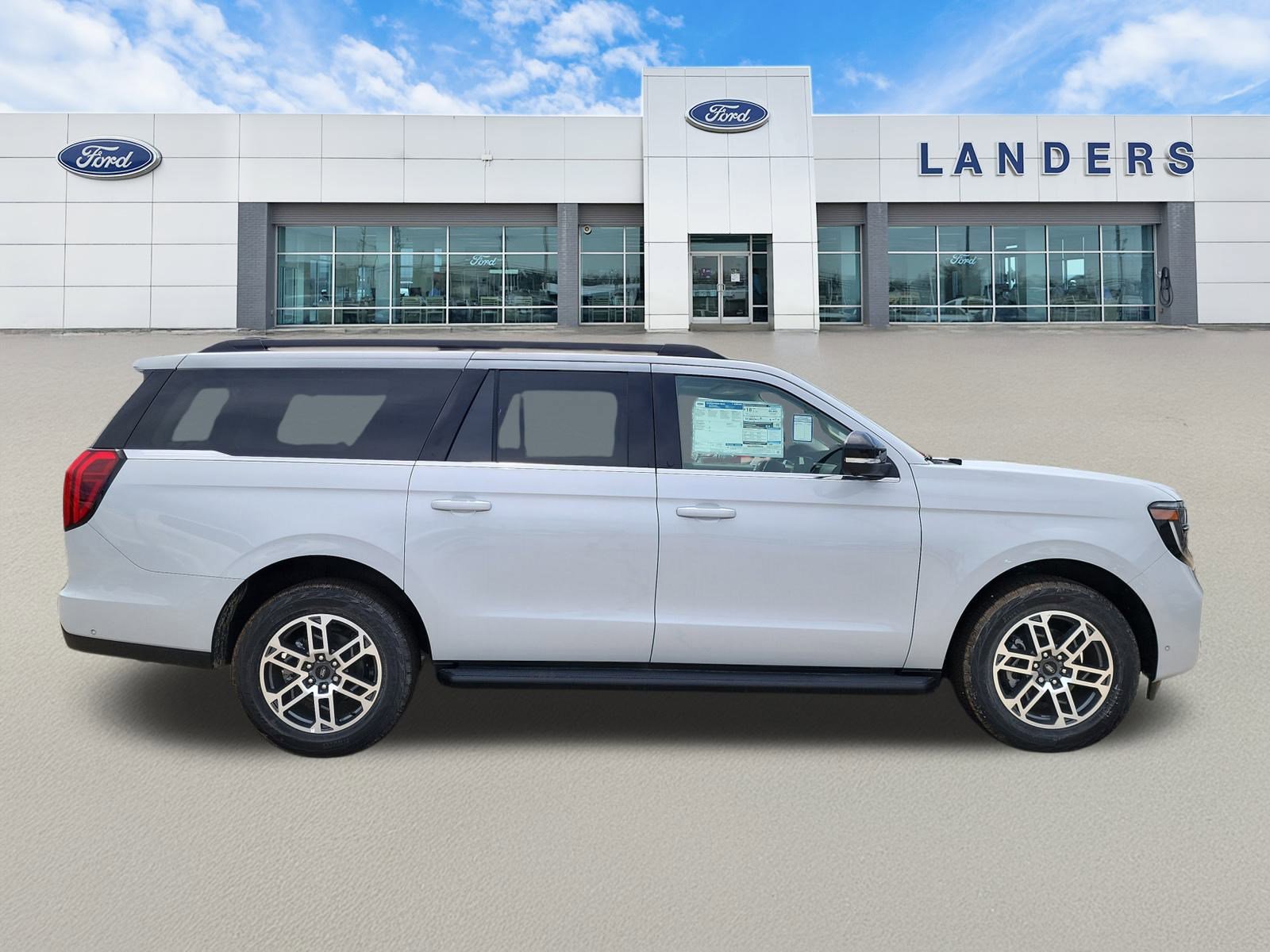 ウギンの目　expedition 1枚② New 2025 Ford Expedition MAX Active in Fremont, NE