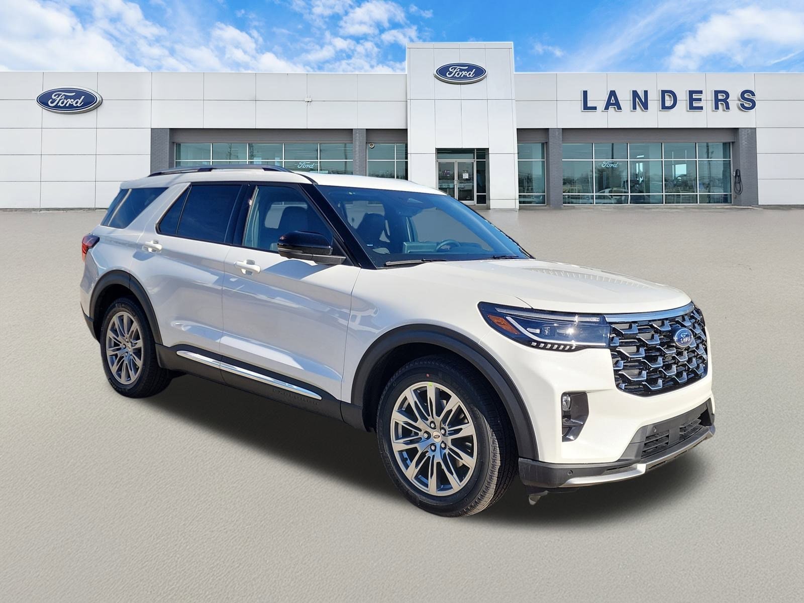 2026 Ford Explorer Platinum's photo