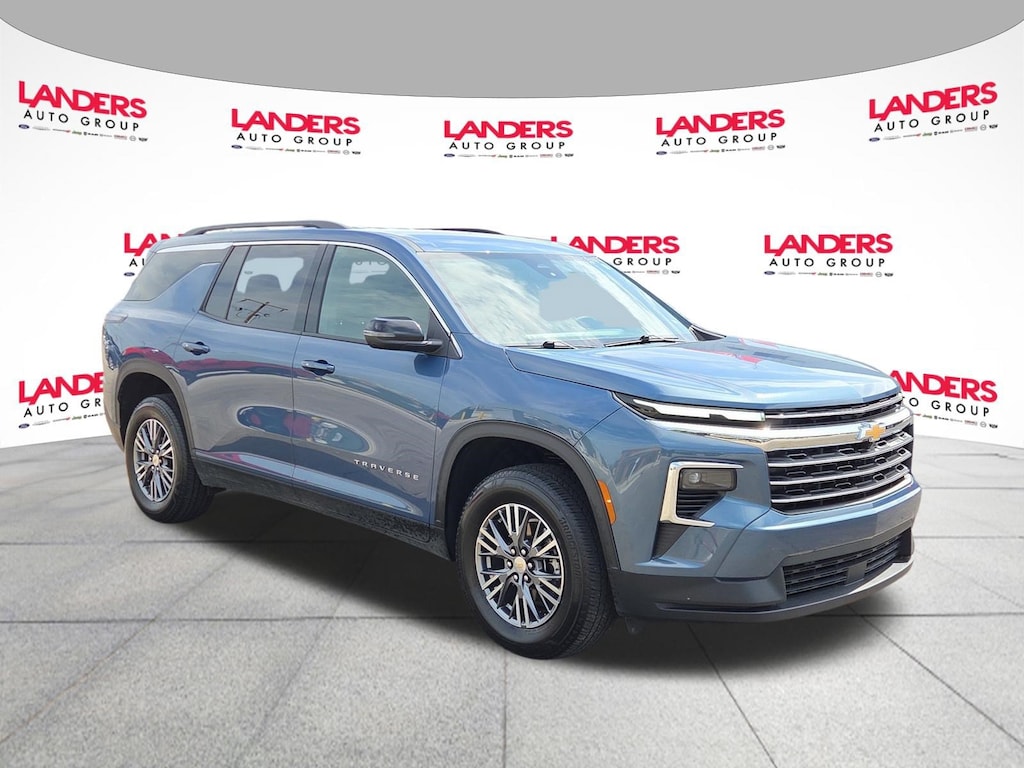 Certified 2025 Chevrolet Traverse AWD LT SUV