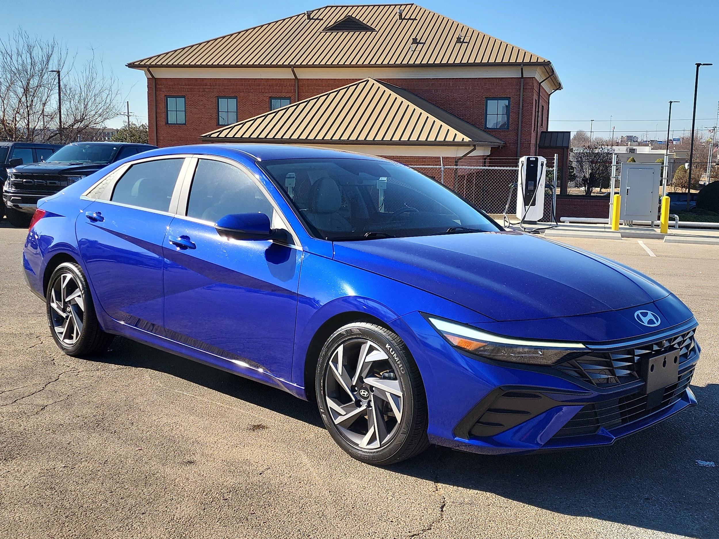 2024 Hyundai Elantra Limited's photo