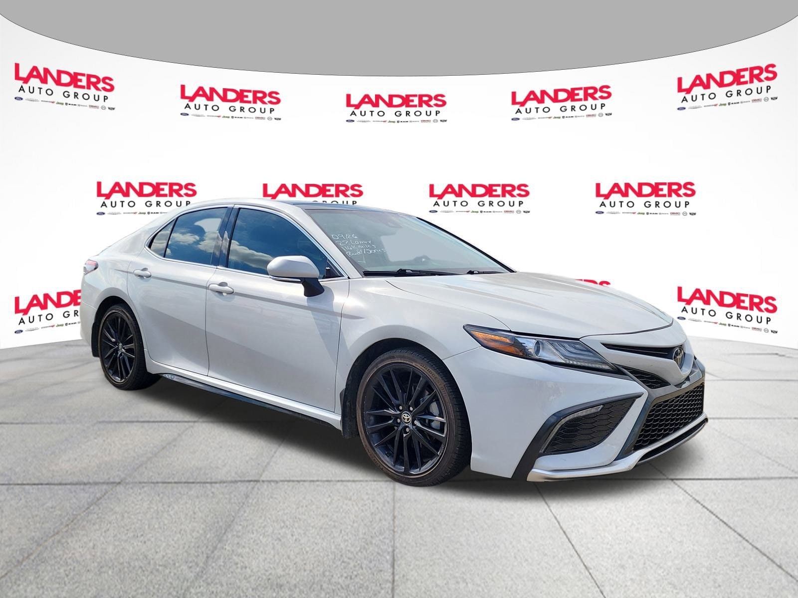 2022 Toyota Camry XSE's photo