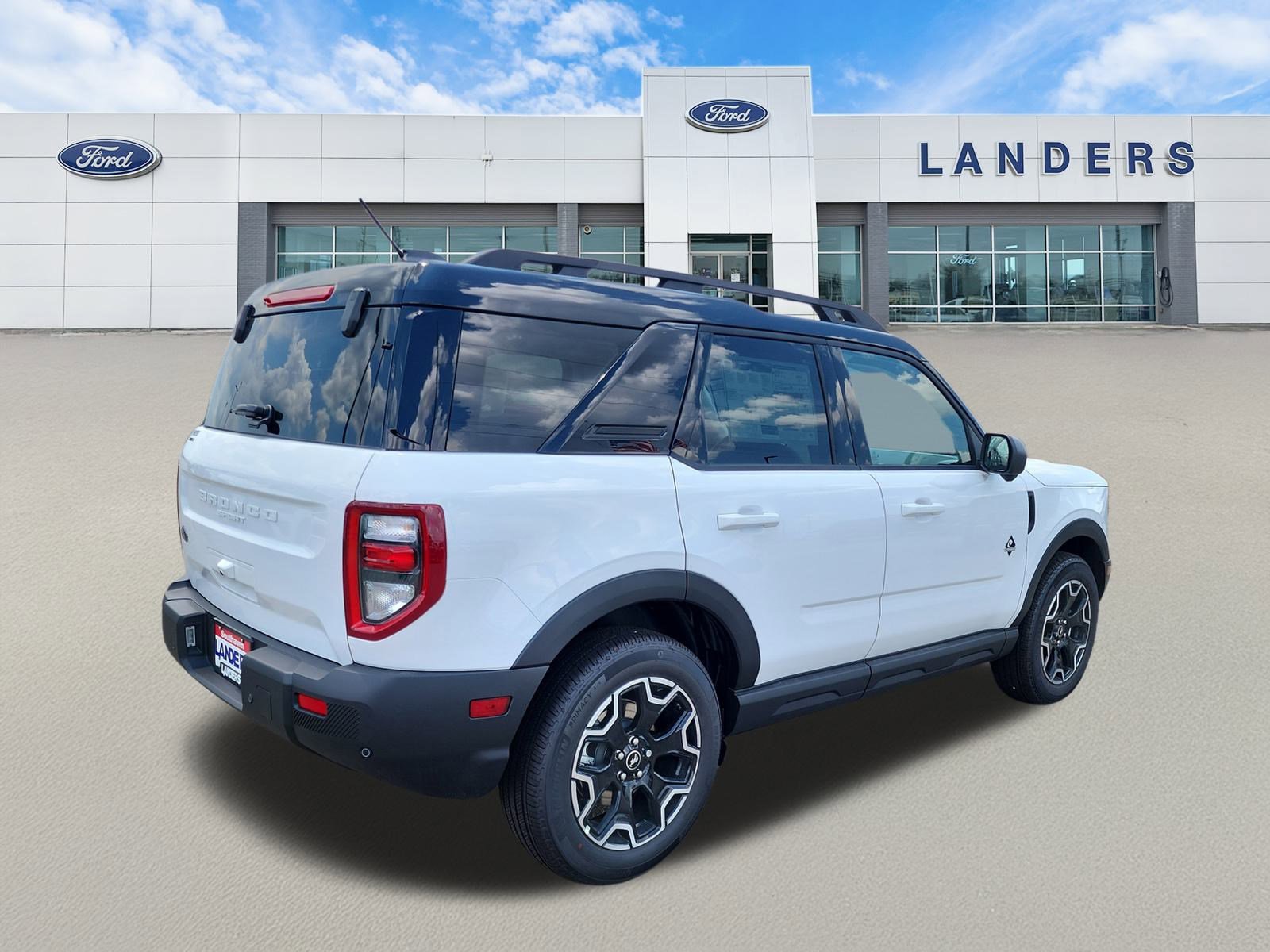 2025 Ford Bronco Sport Outer Banks photo 3