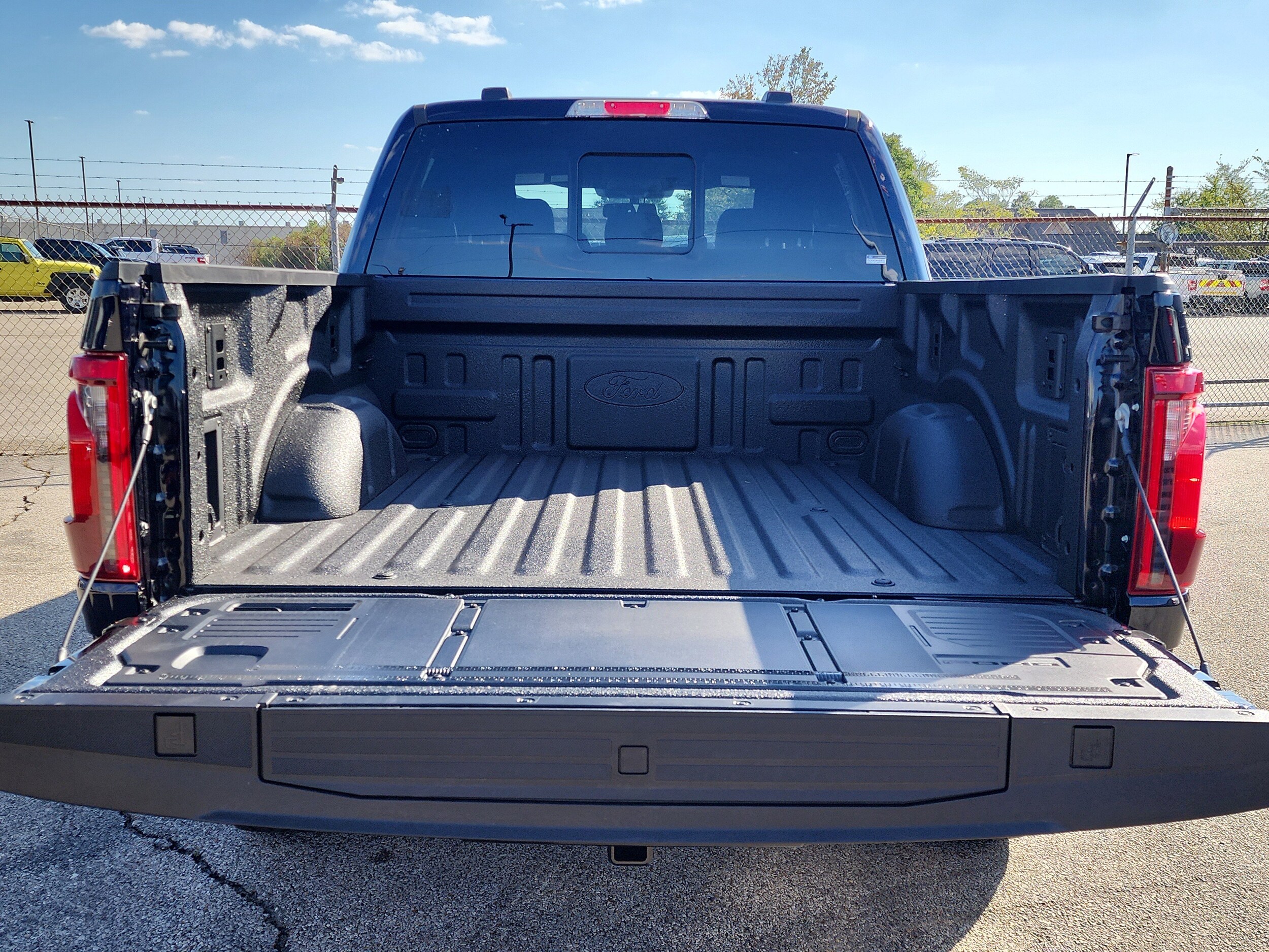 2025 Ford F-150 XLT photo 4