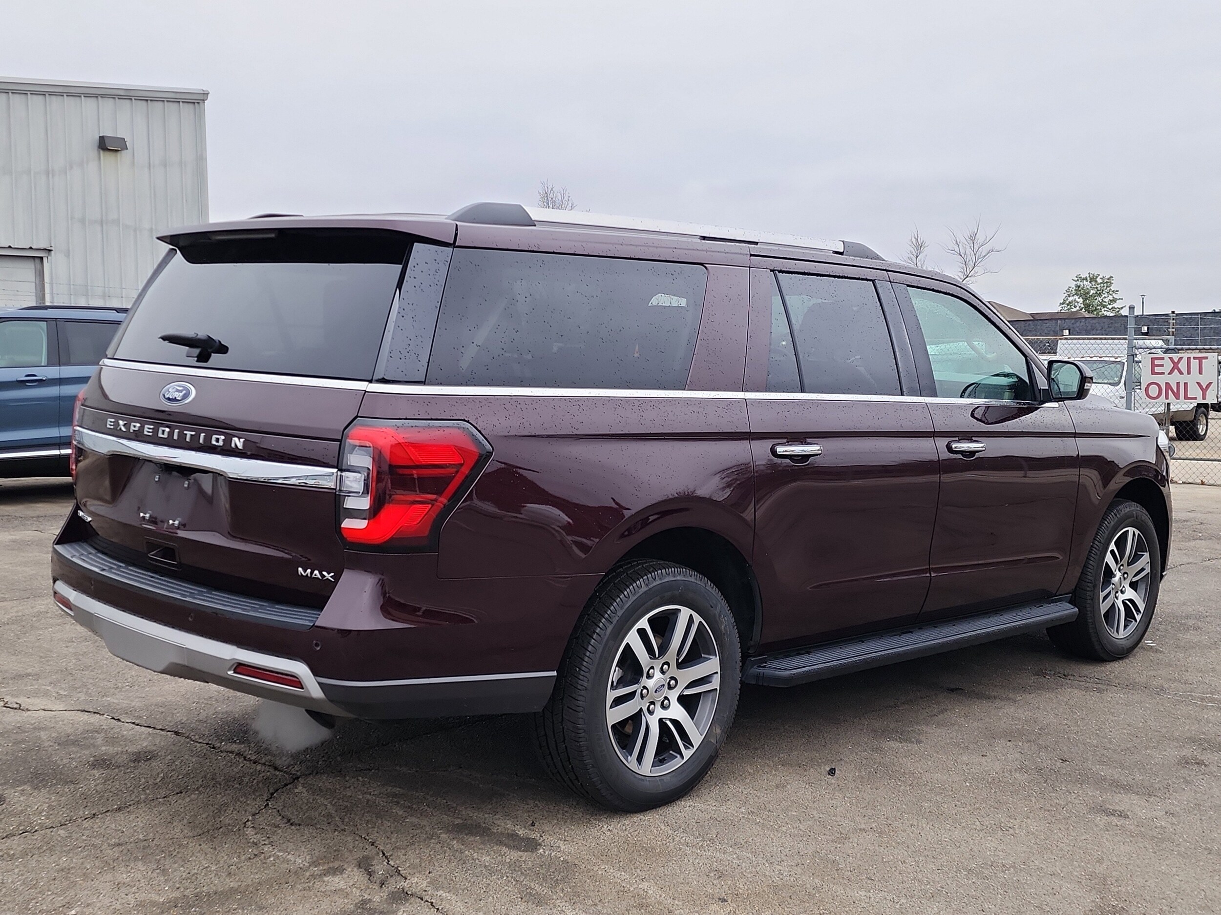 2024 Ford Expedition MAX Limited photo 3