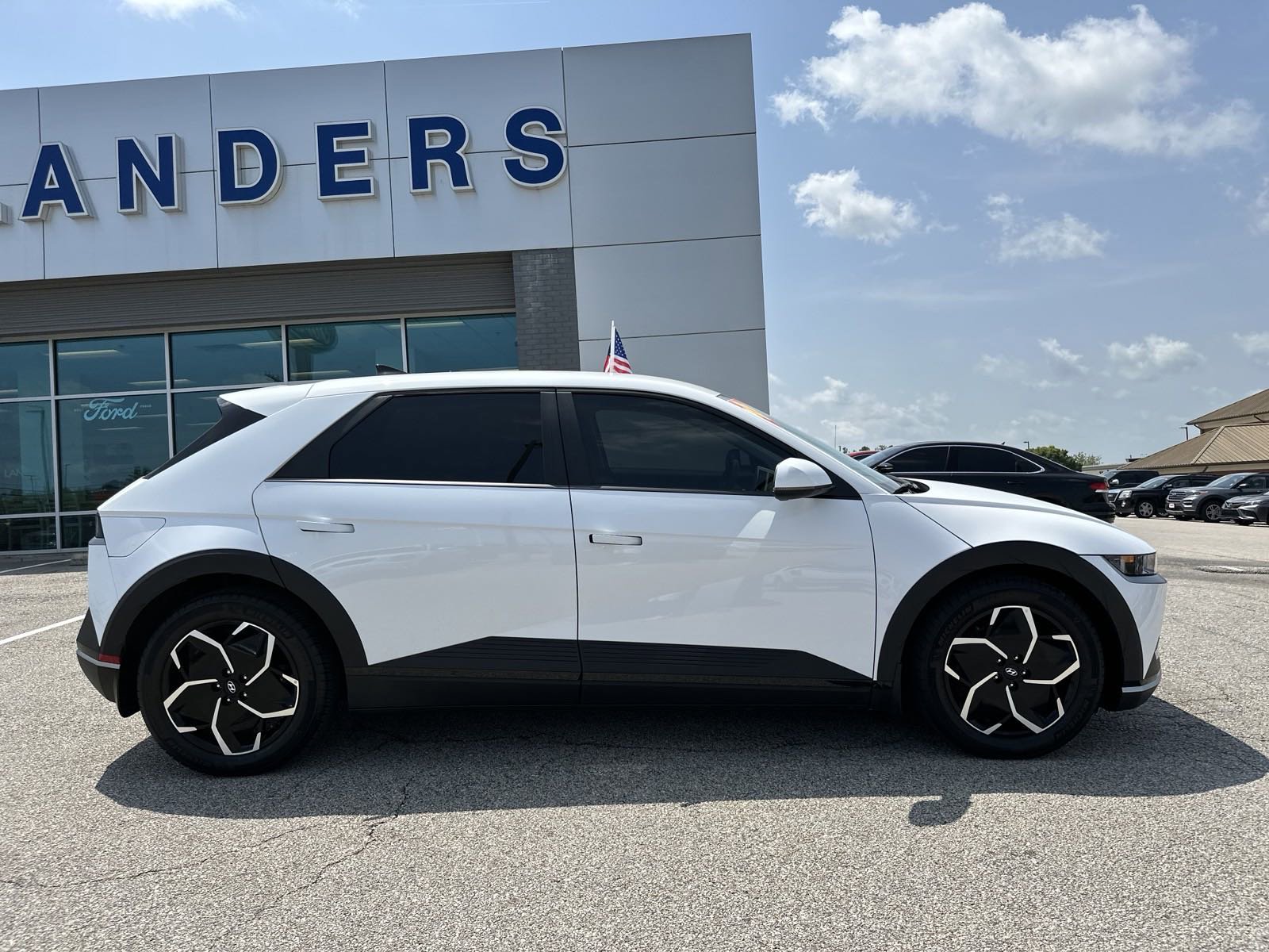 Used 2023 Hyundai IONIQ 5 SE with VIN KM8KM4AE2PU187805 for sale in Southaven, MS