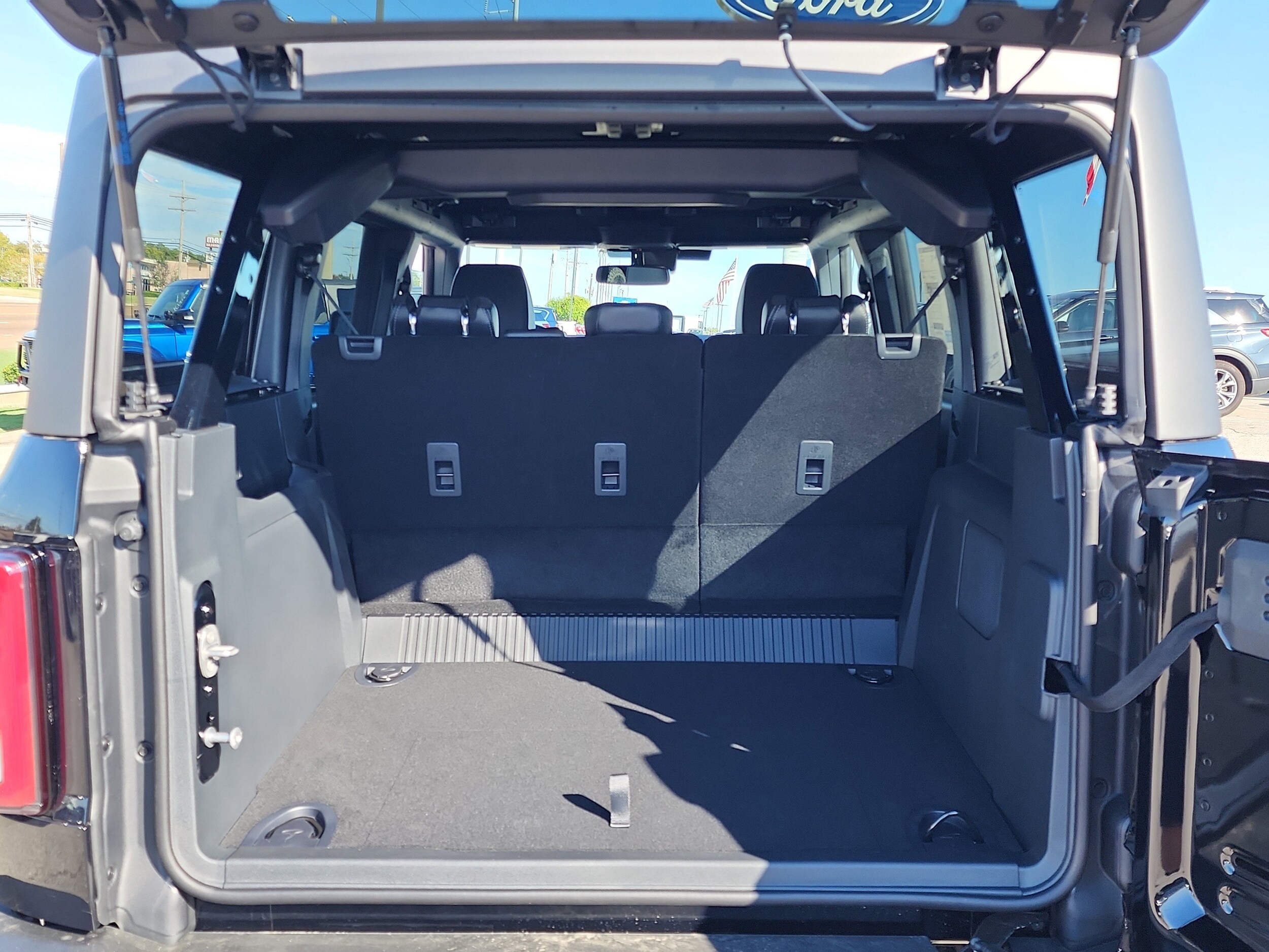 2025 Ford Bronco Outer Banks photo 4