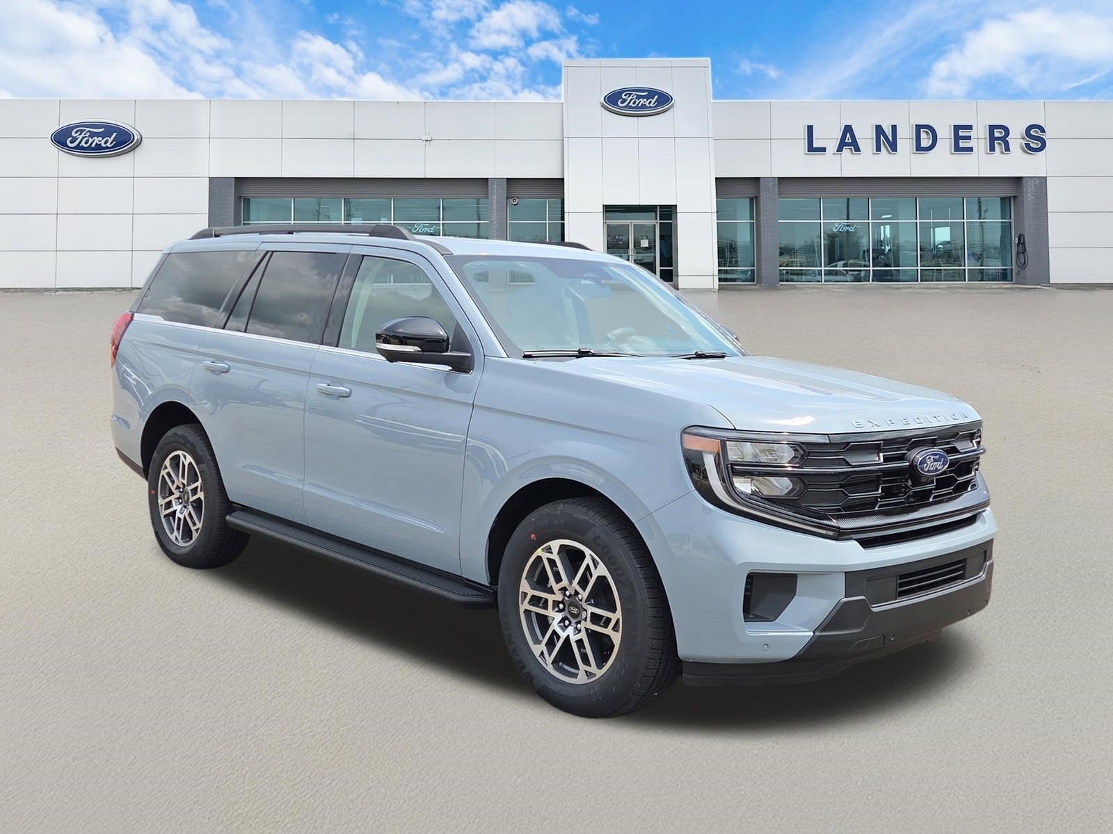 2026 Ford Expedition Active's photo