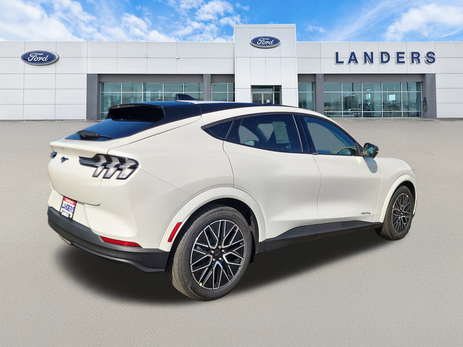 2025 Ford Mustang Mach-E Premium photo 3