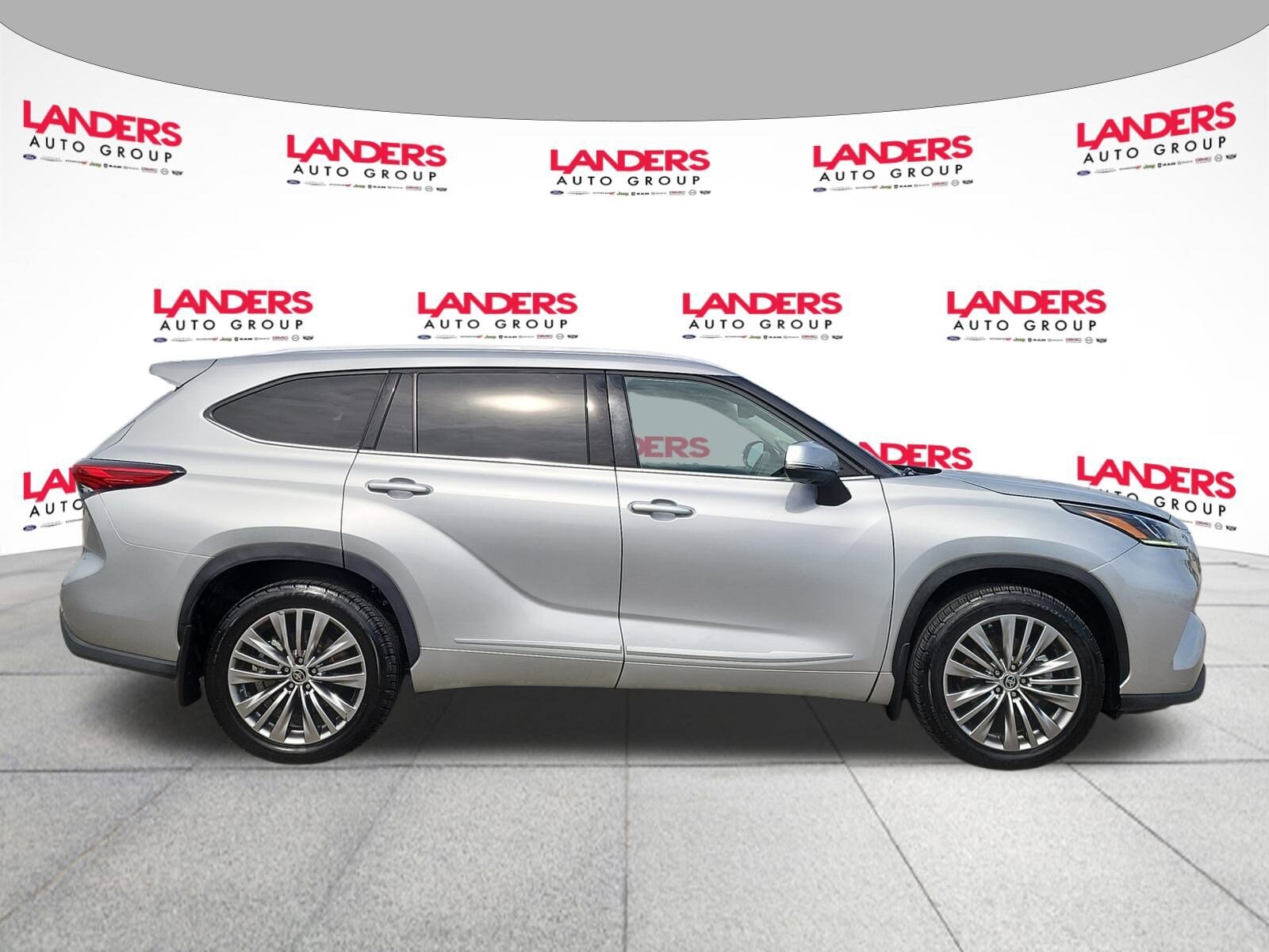 2021 Toyota Highlander Platinum photo 2