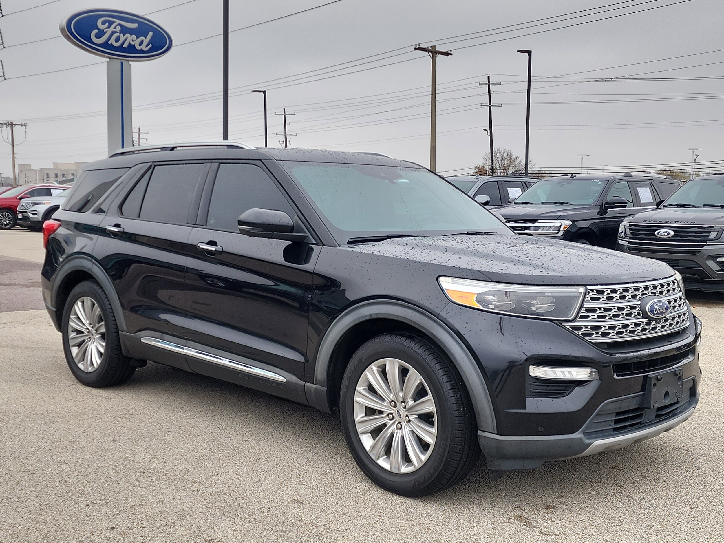 2020 Ford Explorer Limited's photo