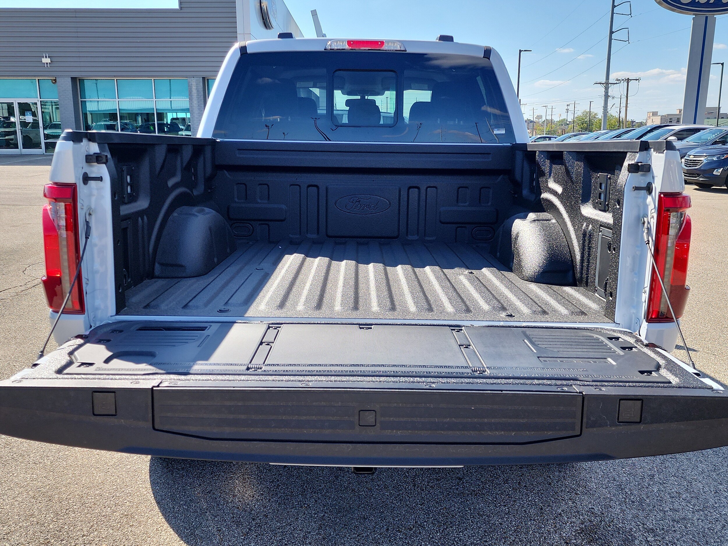 2025 Ford F-150 XLT photo 4