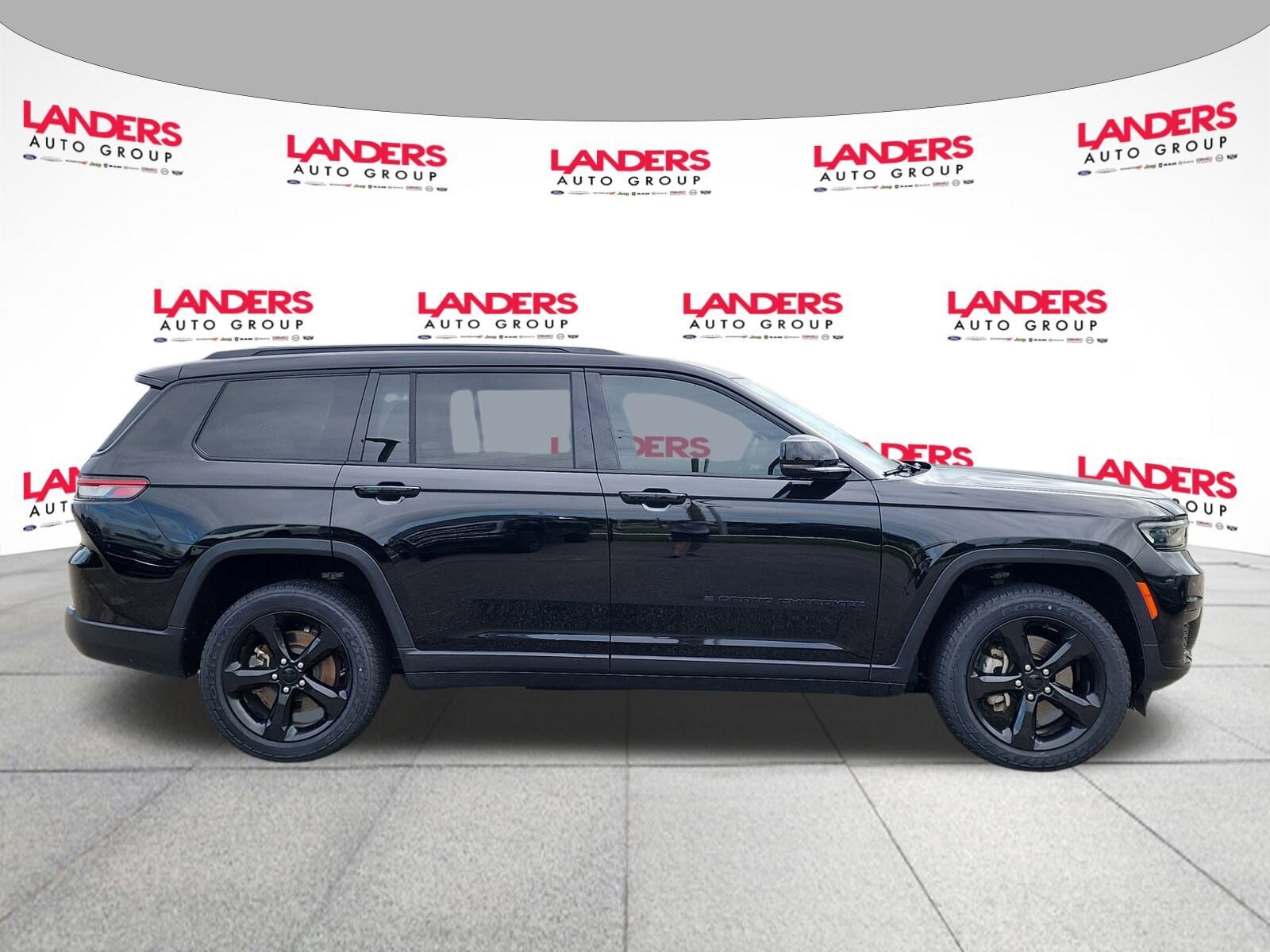 2023 Jeep Grand Cherokee Altitude photo 2
