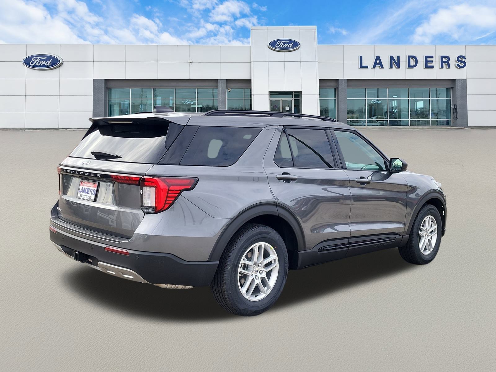 2026 Ford Explorer photo 3