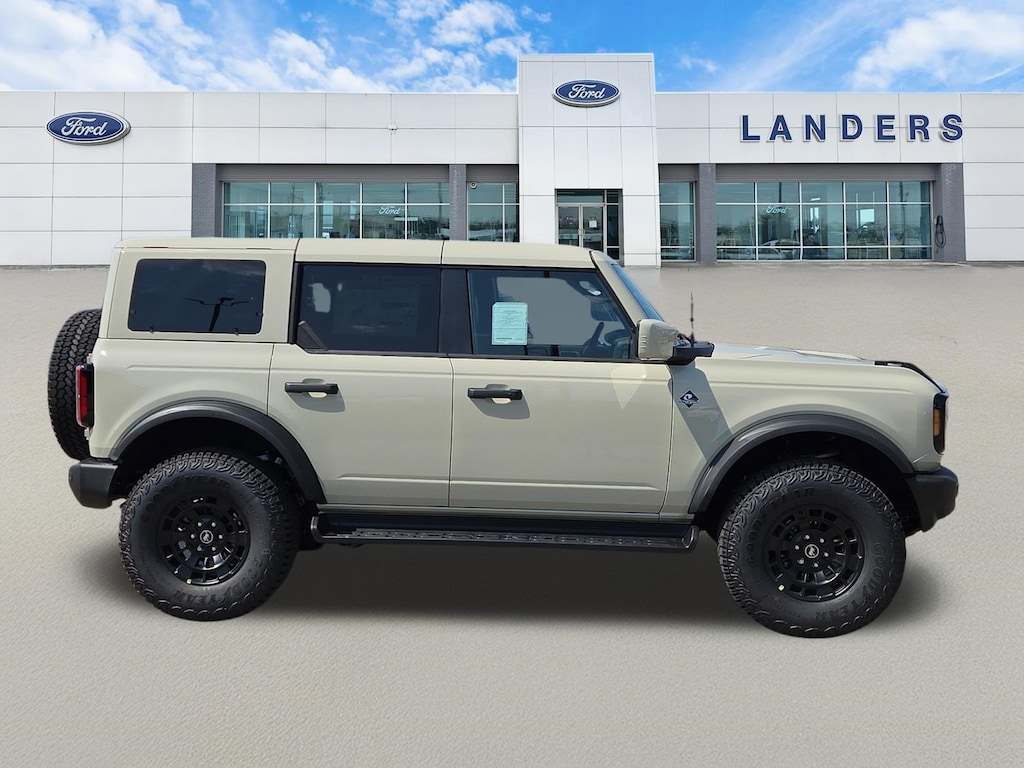 New 2026 Ford Bronco Outer Banks SUV