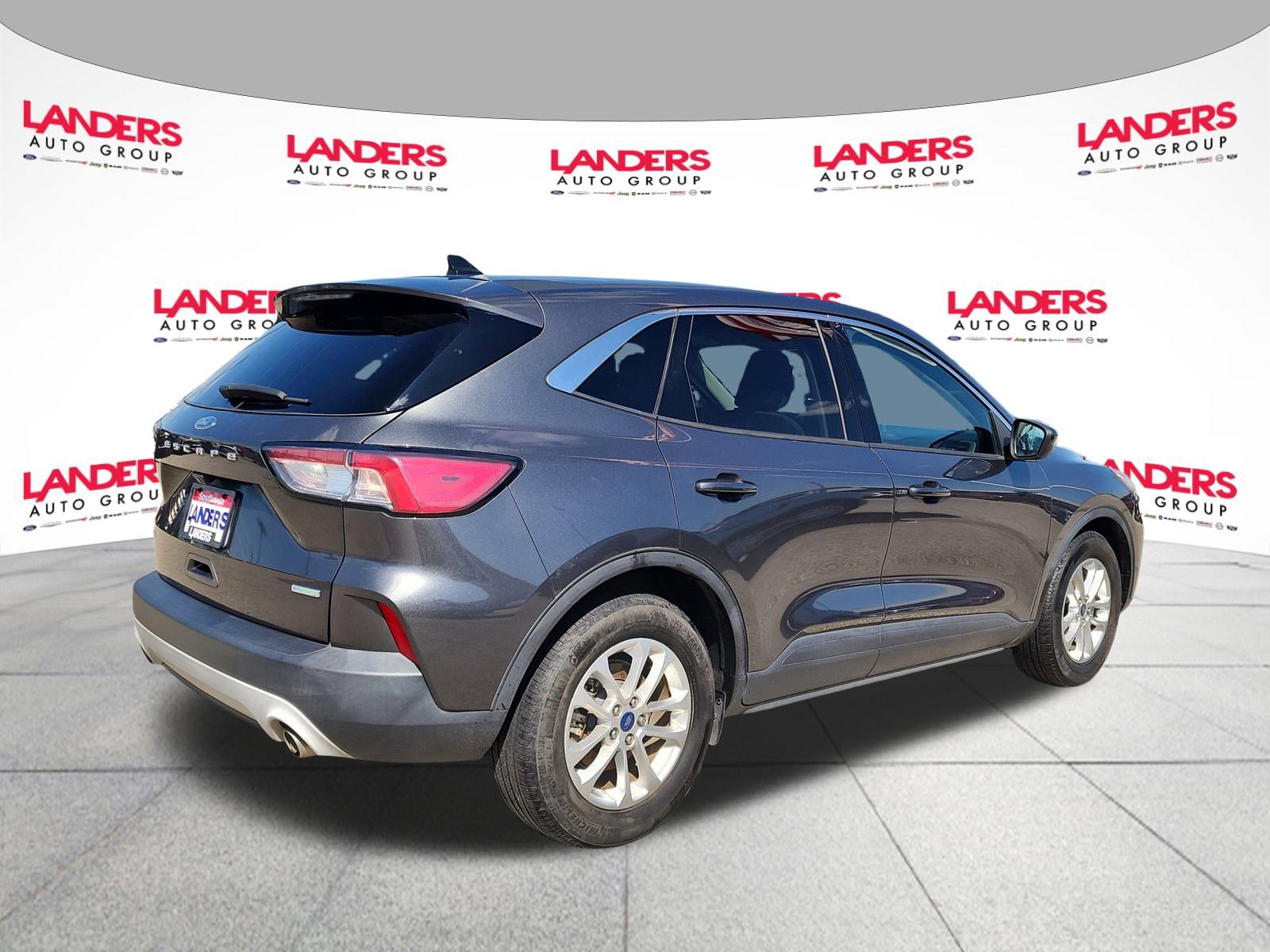 2020 Ford Escape SE photo 3