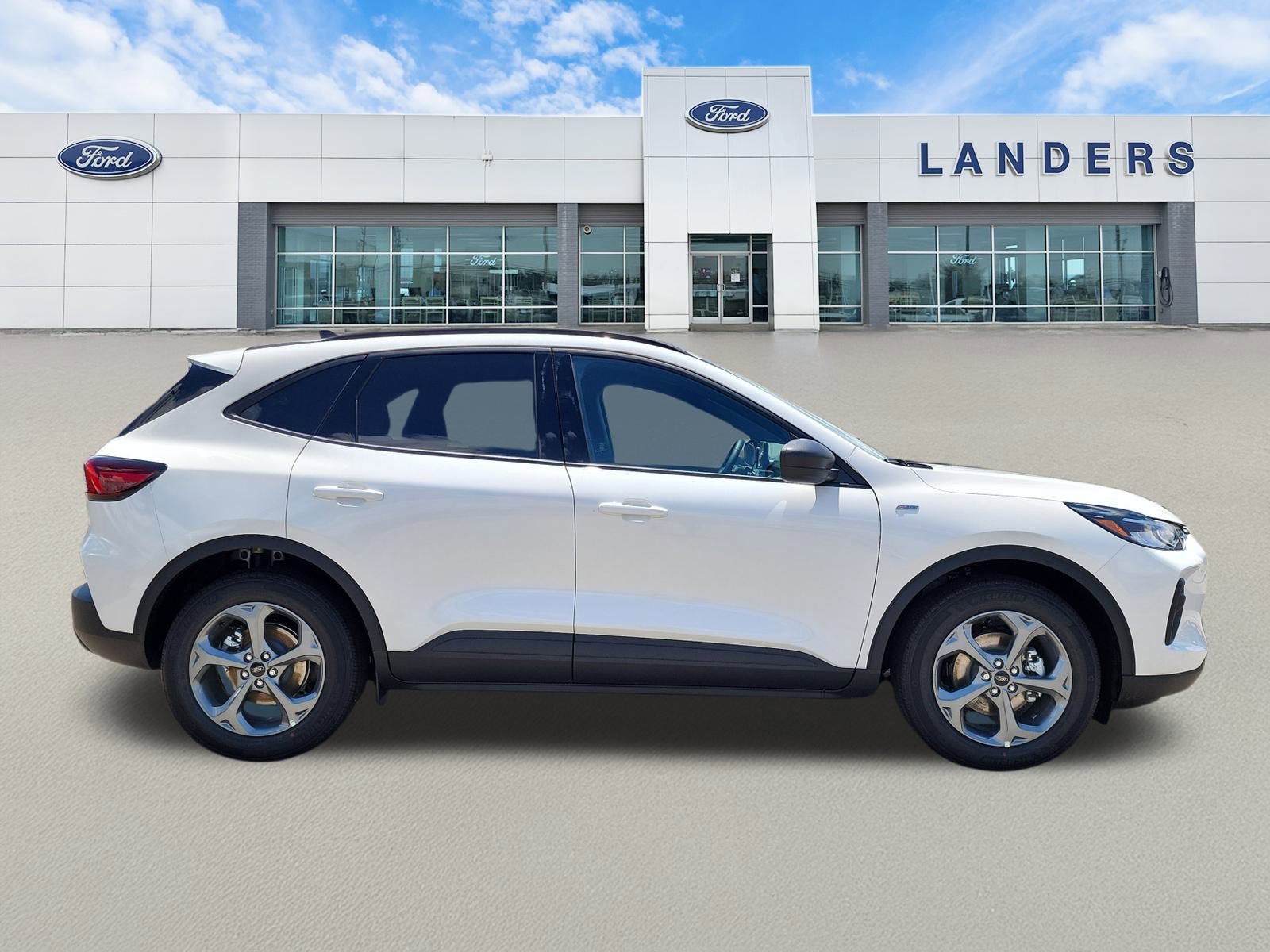 2025 Ford Escape ST-Line photo 2
