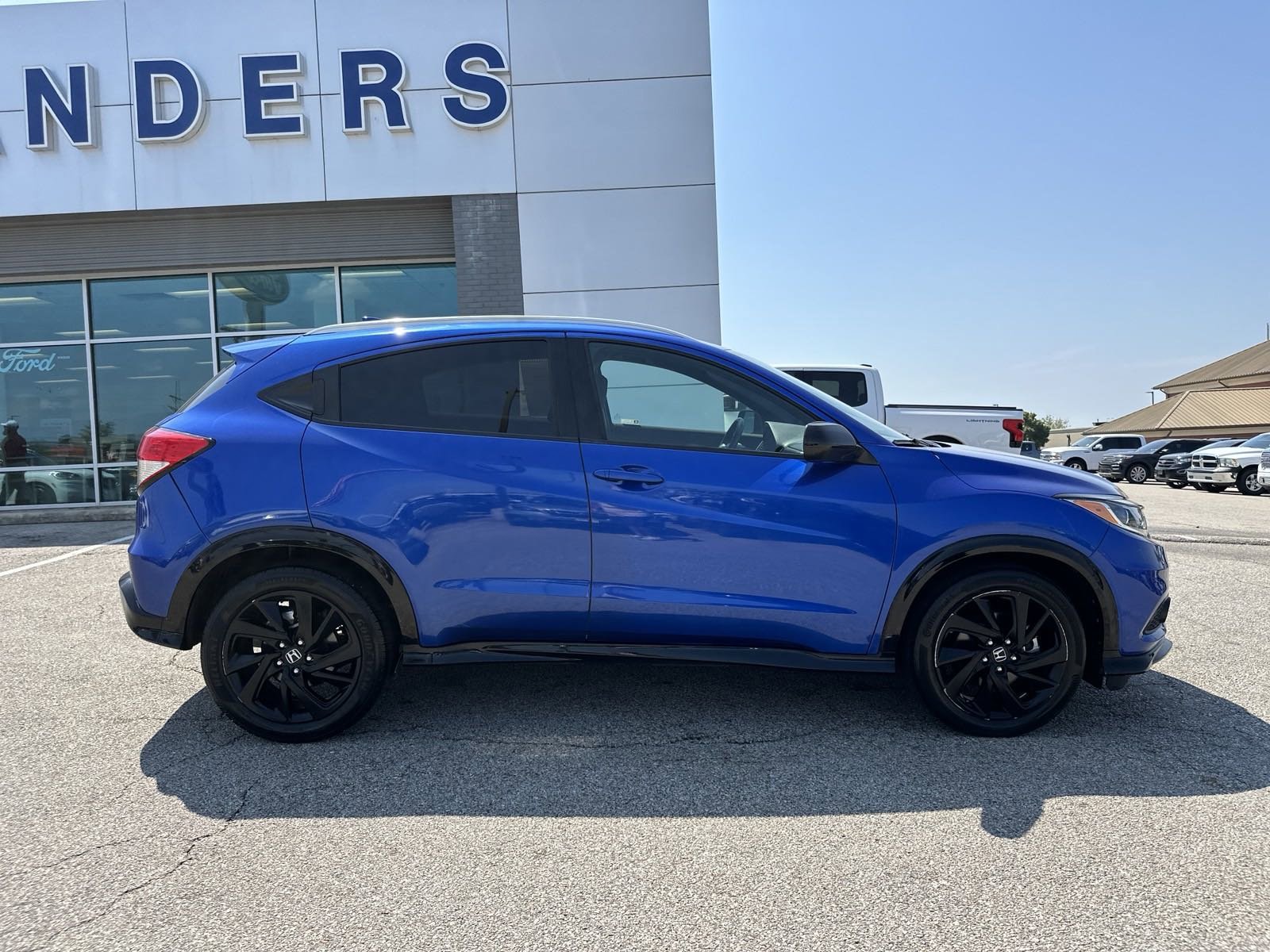 Used 2022 Honda HR-V Sport with VIN 3CZRU6H1XNM714373 for sale in Southaven, MS