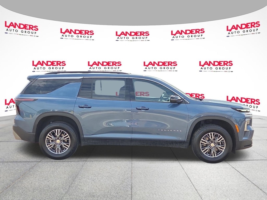 Certified 2025 Chevrolet Traverse AWD LT SUV