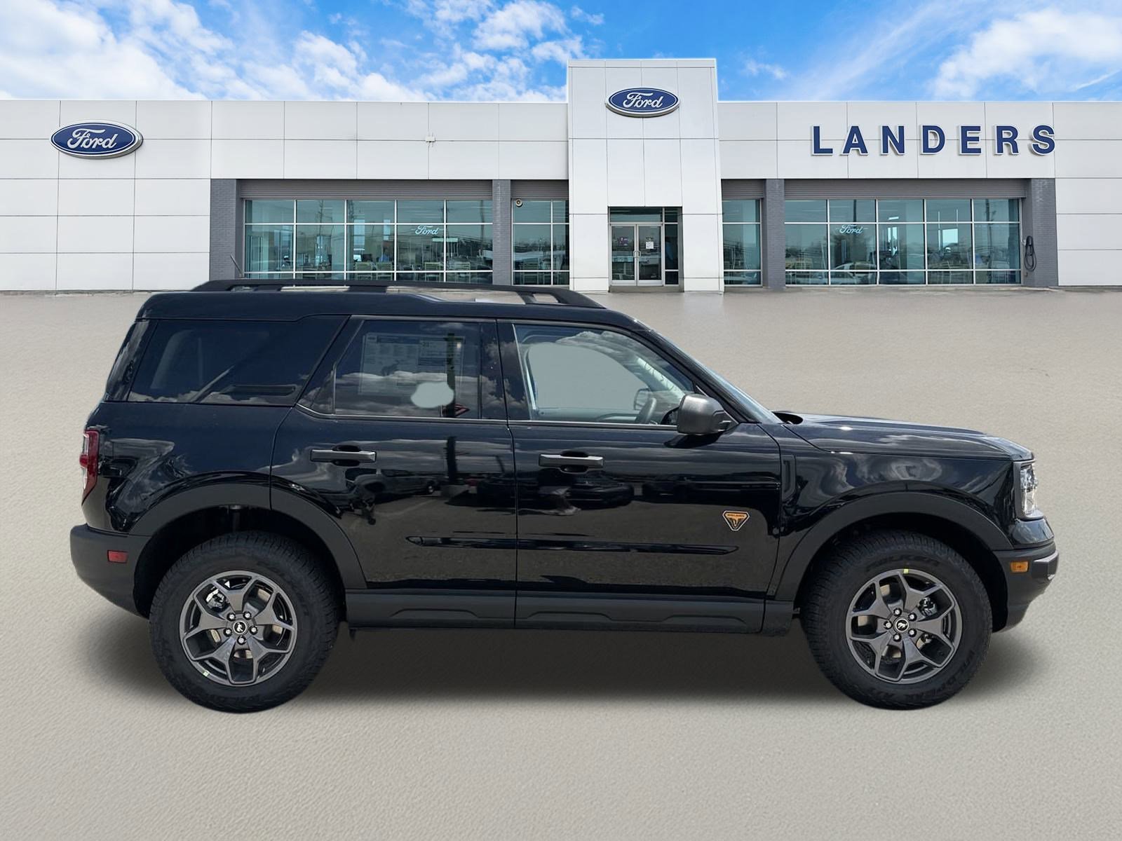 2024 Ford Bronco Sport Badlands photo 2