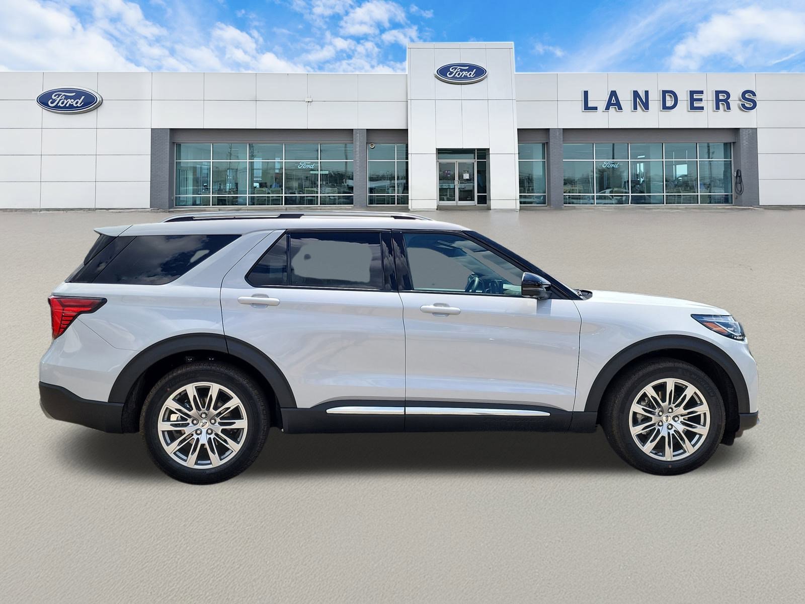2025 Ford Explorer Platinum photo 2
