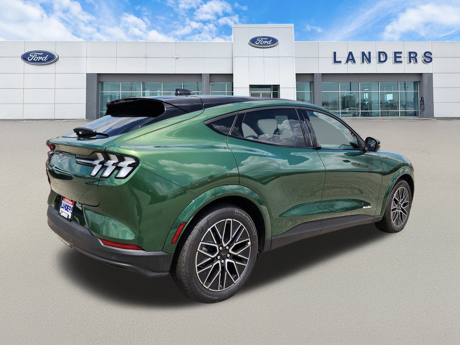2025 Ford Mustang Mach-E Premium photo 3