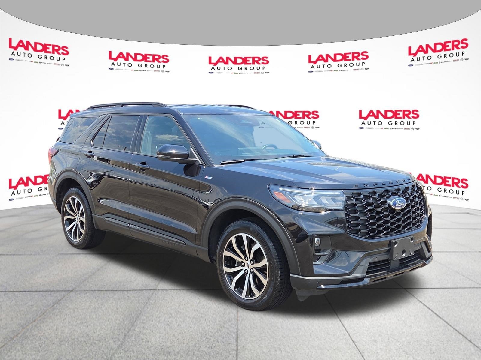 2025 Ford Explorer ST-LINE 4WD (PL535)'s photo