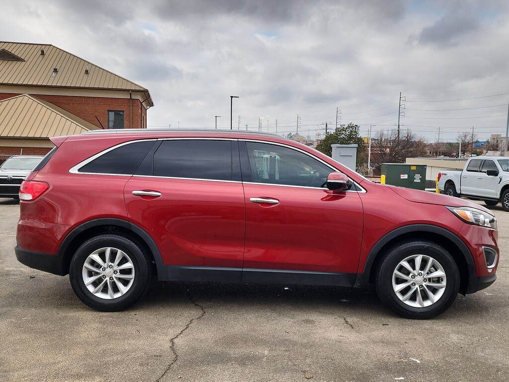 Used 2017 Kia Sorento LX V6 SUV