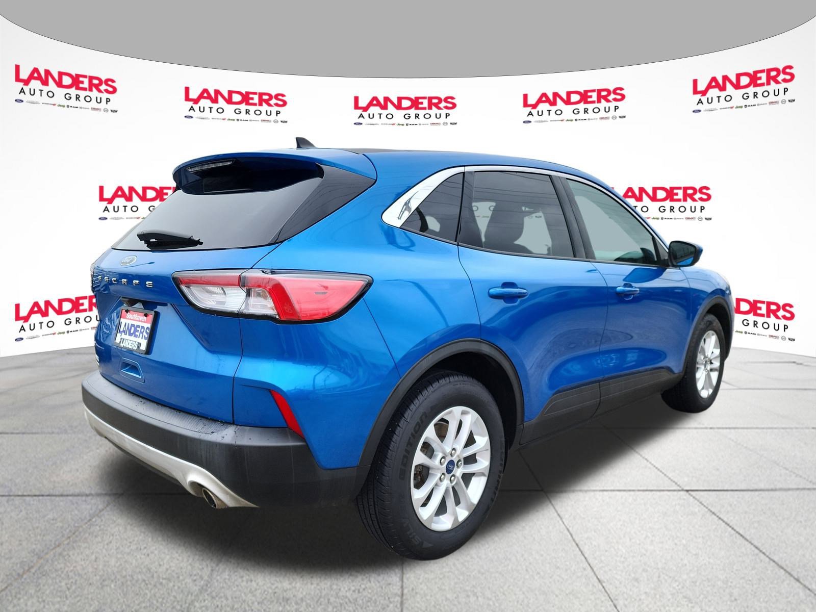 2020 Ford Escape SE photo 3
