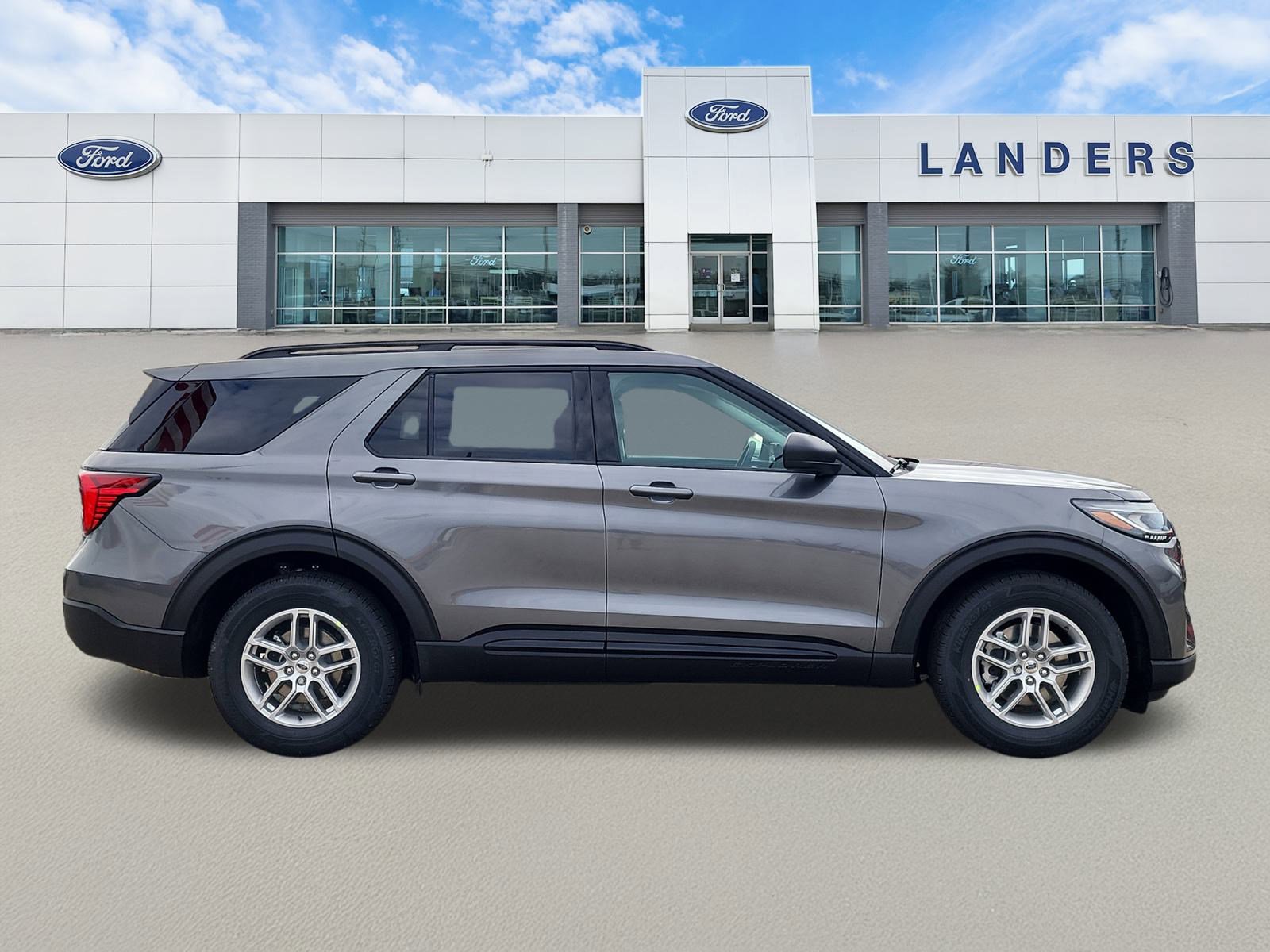 2026 Ford Explorer photo 2