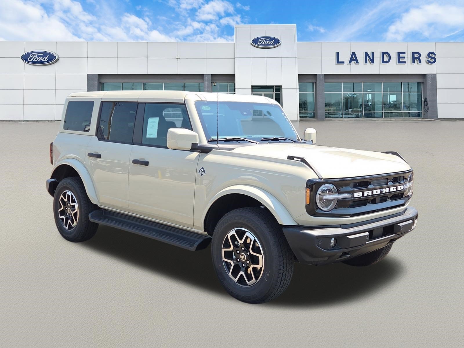 2026 Ford Bronco Outer Banks 4x4's photo