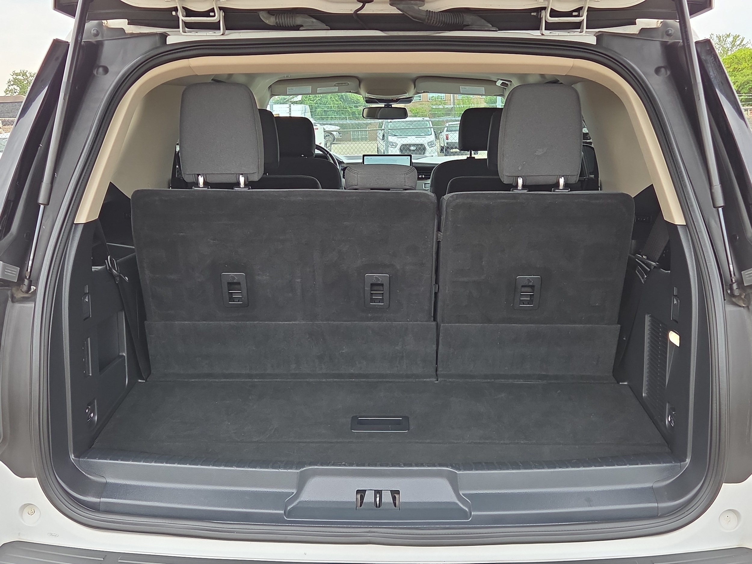 2022 Ford Expedition XLT - Photo 15