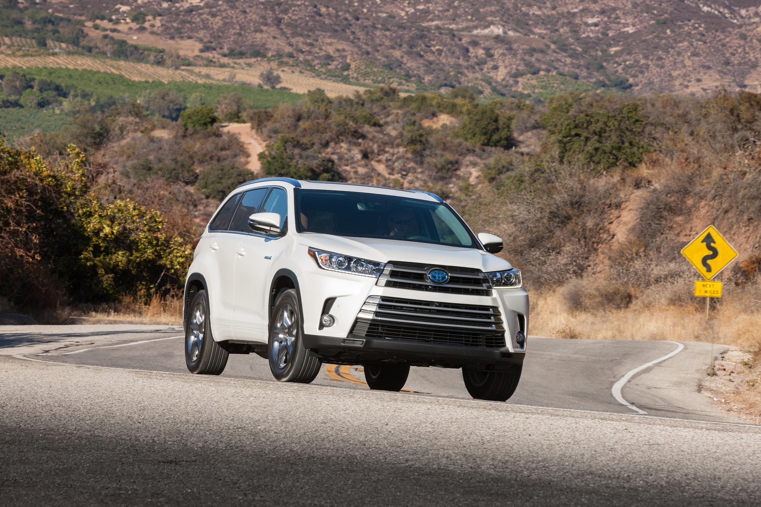 Toyota Highlander Owners Manual: Starting the engine Toyota Highlander Owners Manual: Starting the engine