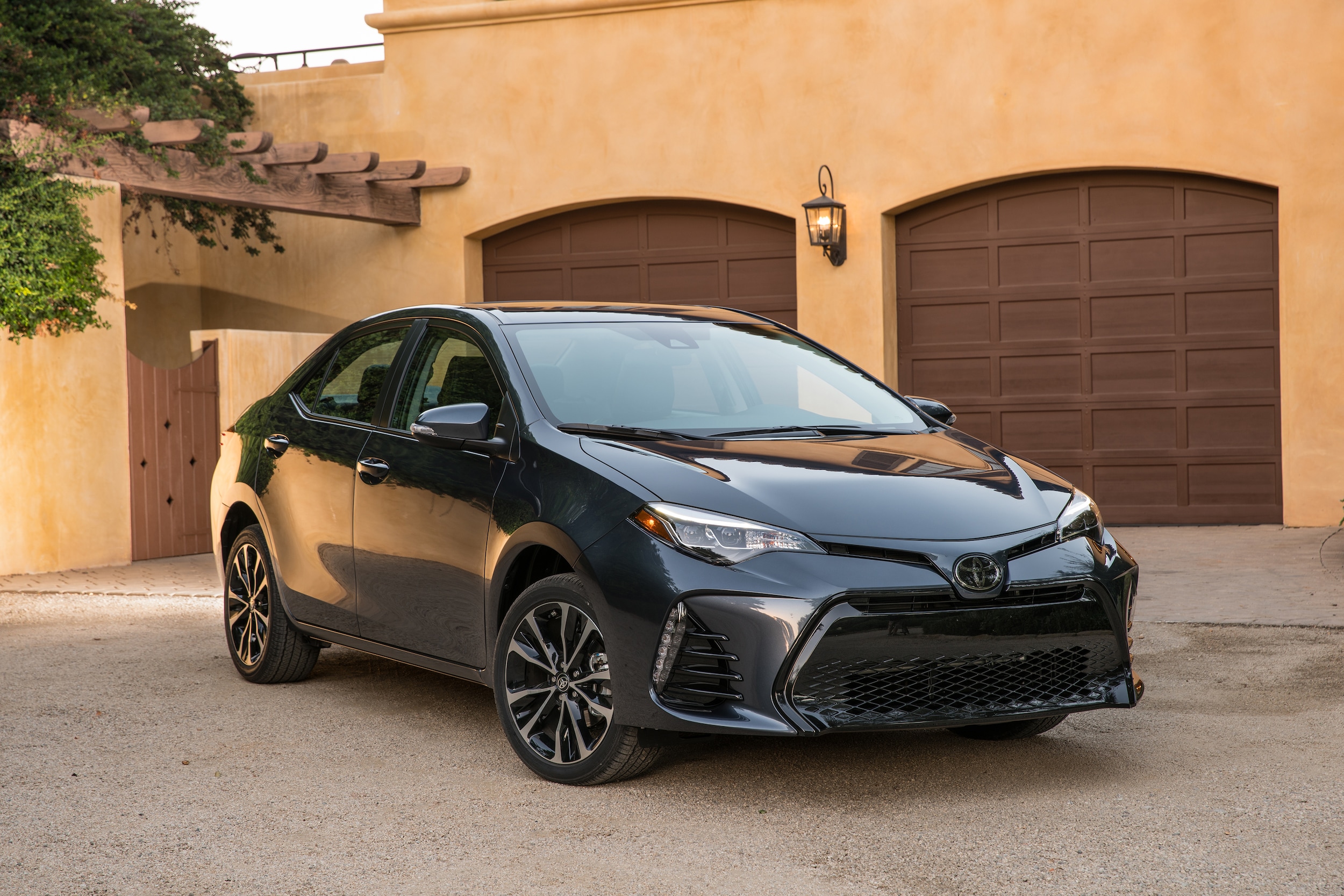 Toyota Corolla Owners Manual: Engine (ignition) switch (vehicles without a smart key system) Toyota Corolla Owners Manual: Engine (ignition) switch (vehicles without a smart key system)