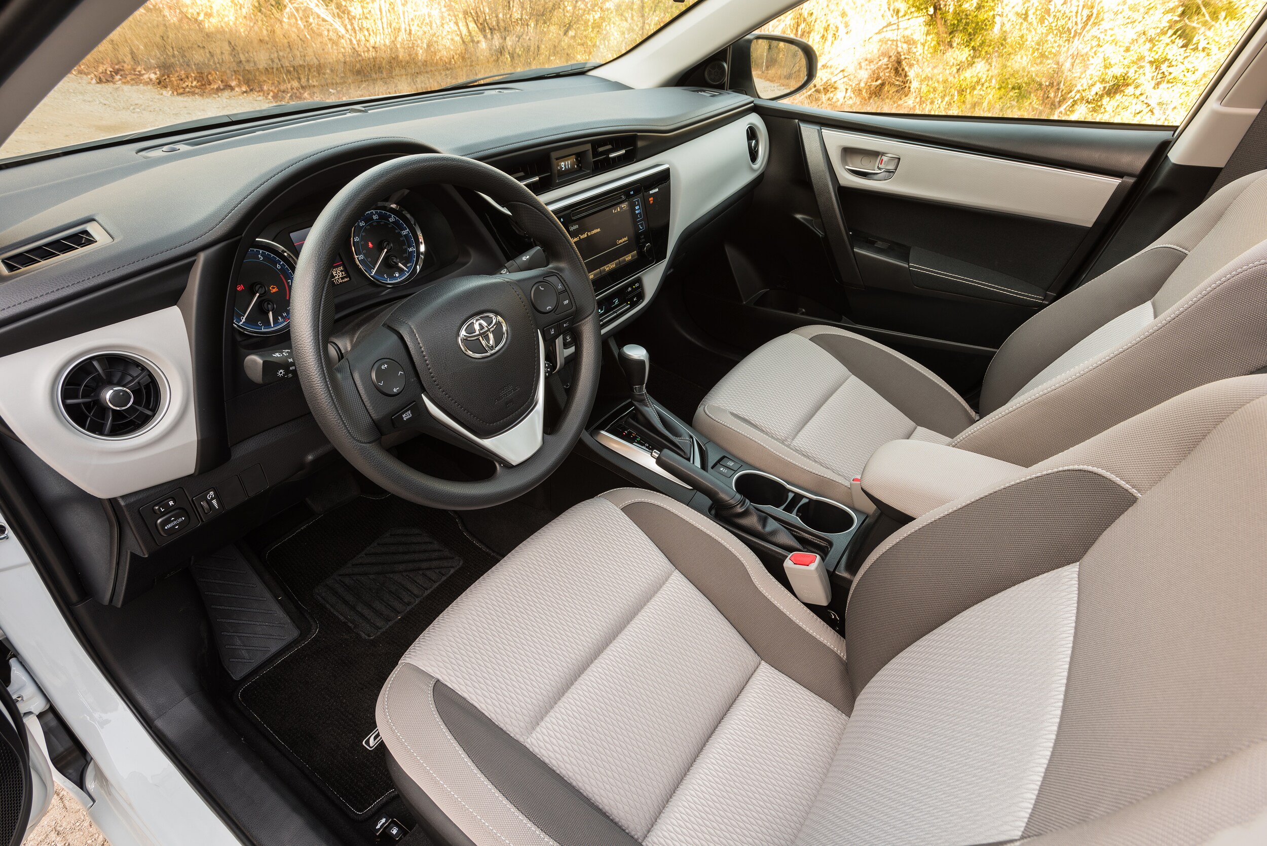 Toyota Corolla Owners Manual: Making a call Toyota Corolla Owners Manual: Making a call