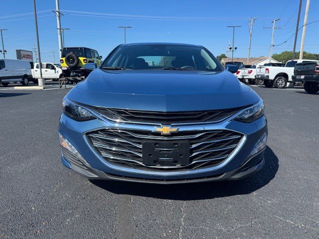 2024 Chevrolet Malibu 1LT photo 2