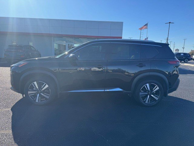 2023 Nissan Rogue Platinum photo 3