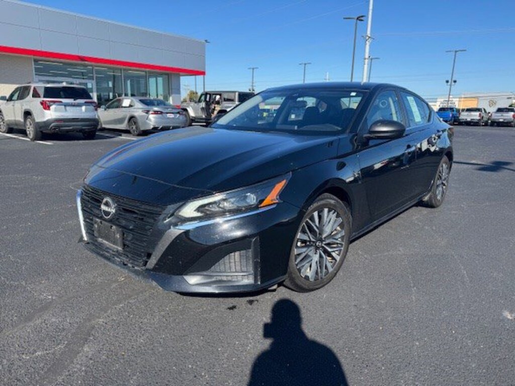 Used 2024 Nissan Altima 2.5 SV Sedan