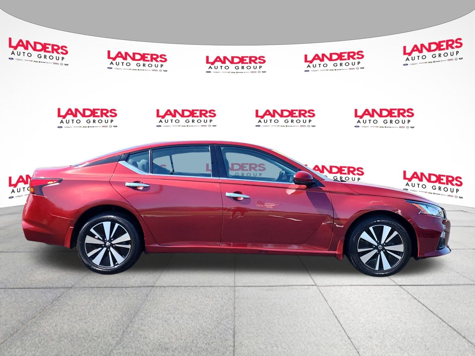 2019 Nissan Altima 2.5 SV photo 2