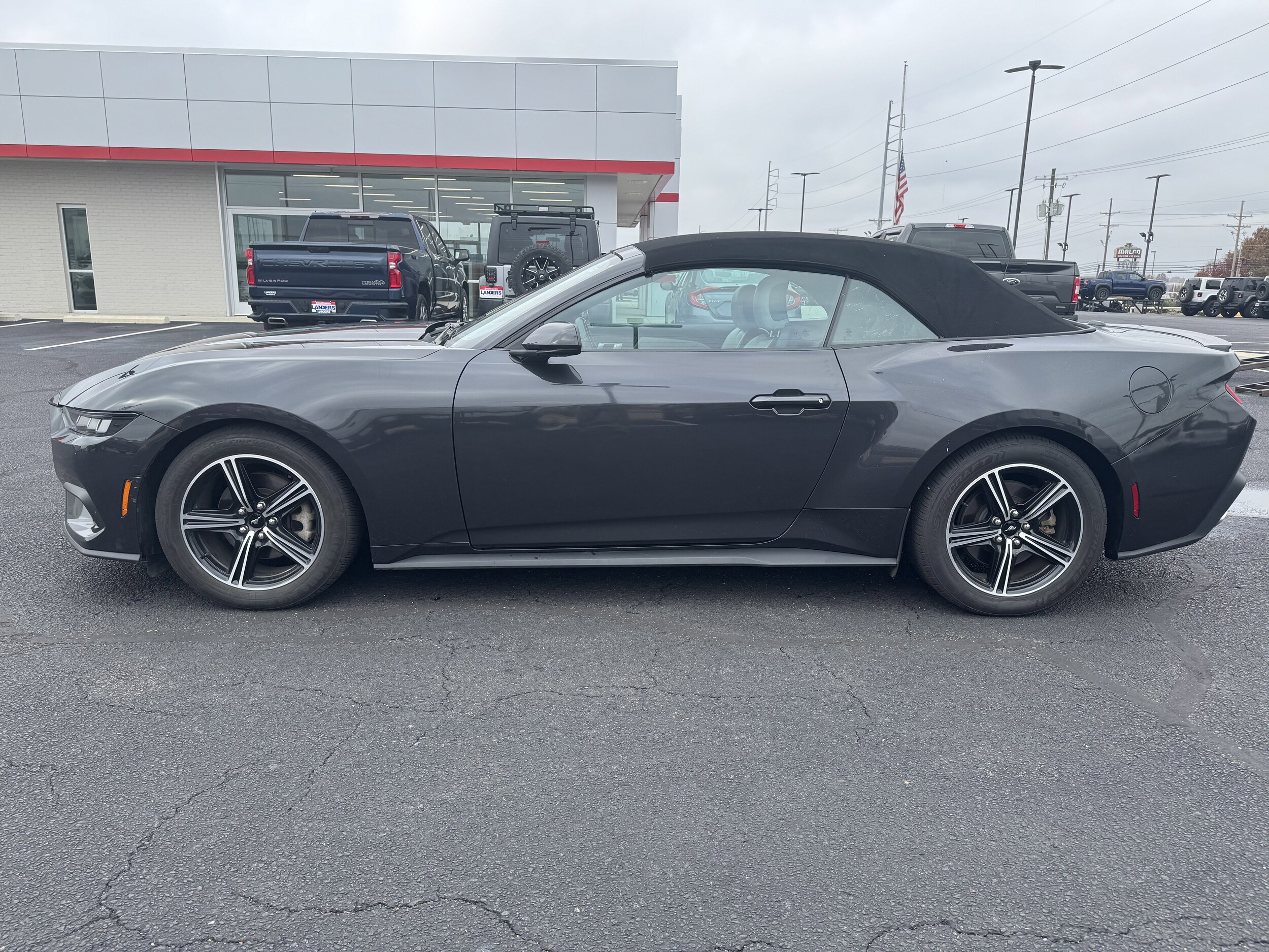 2024 Ford Mustang EcoBoost Premium Convertible photo 4