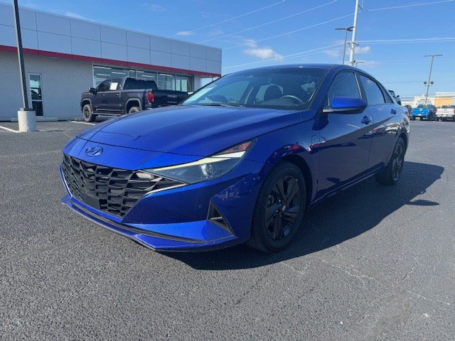 2022 Hyundai Elantra SEL Convenience photo 3
