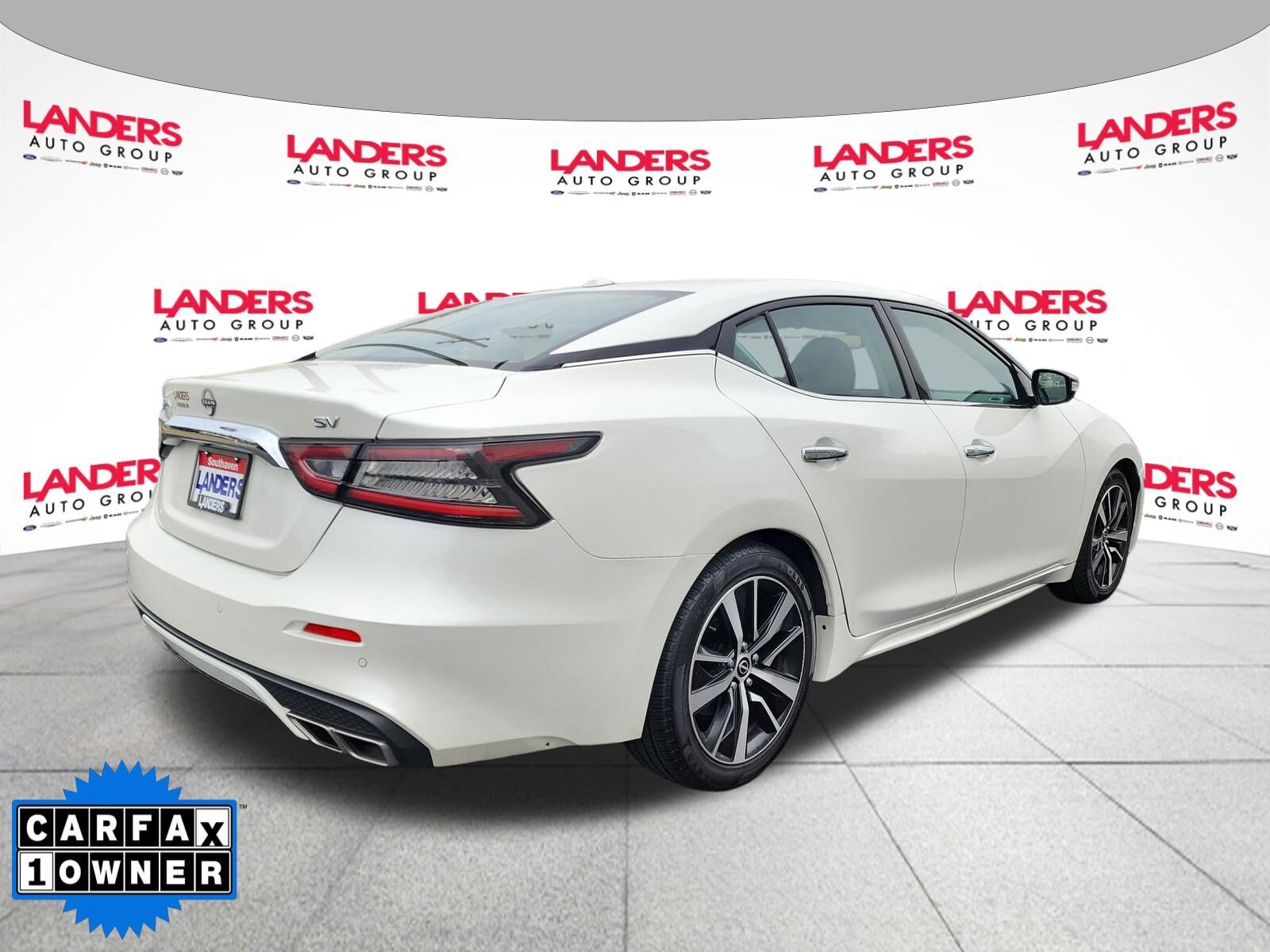 2023 Nissan Maxima SV photo 3