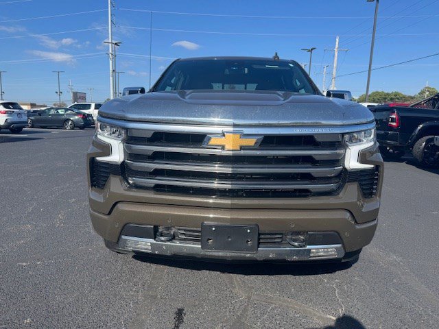 2023 Chevrolet Silverado 1500 High Country photo 2