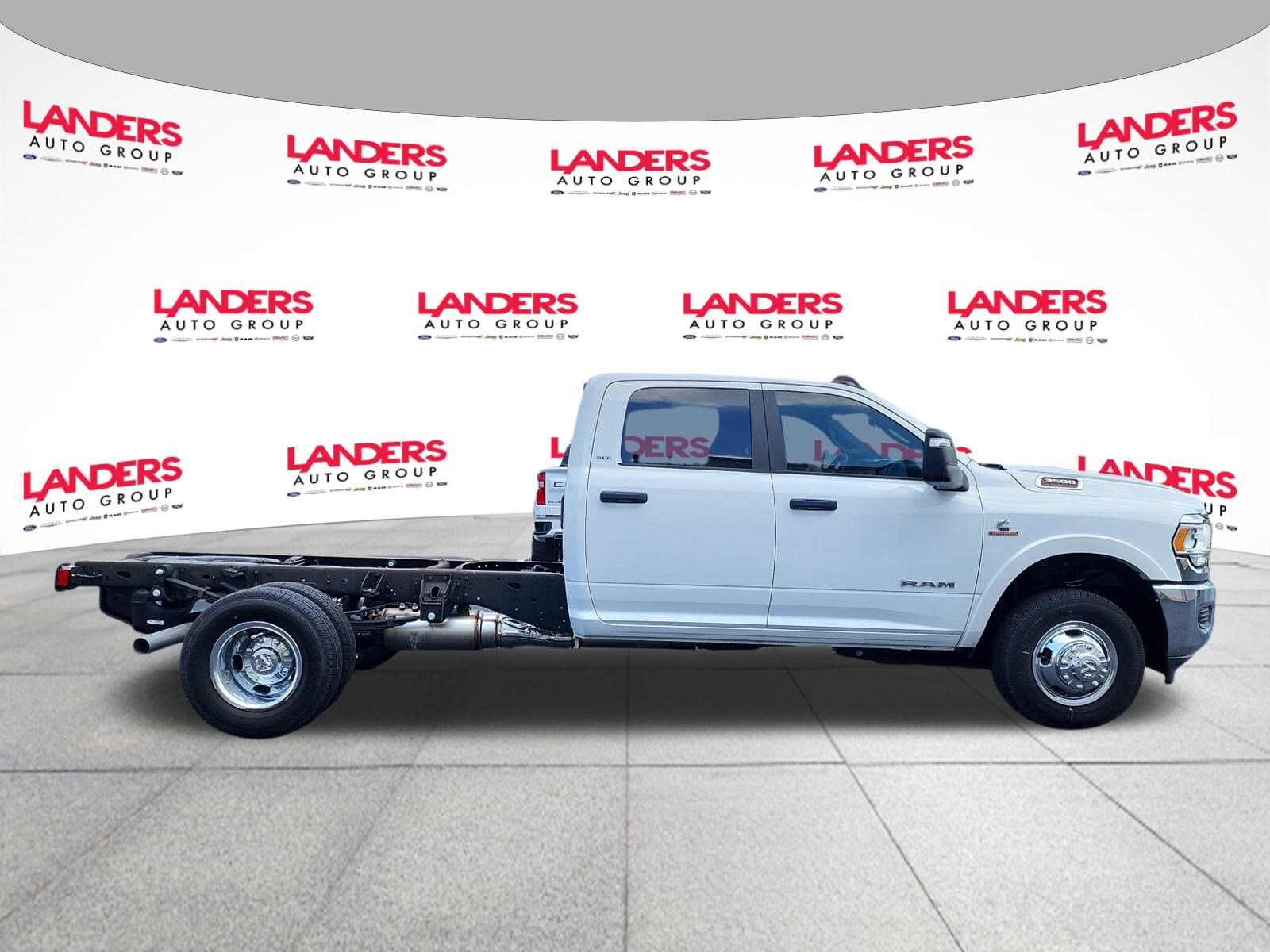 2023 Ram 3500 SLT photo 2